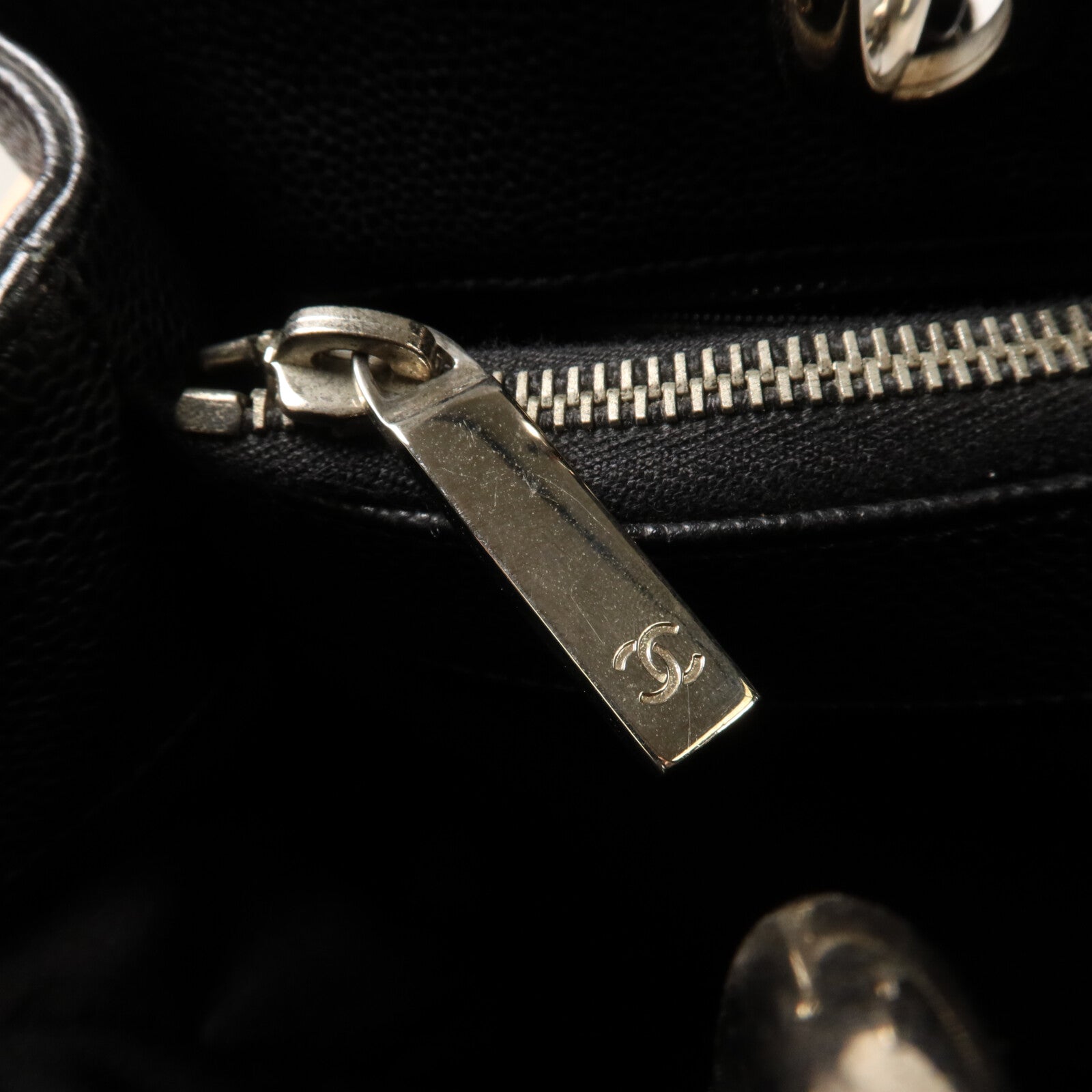 CHANEL 牛皮皮革GST Grand Shopping Tote Bag鏈帶肩背袋