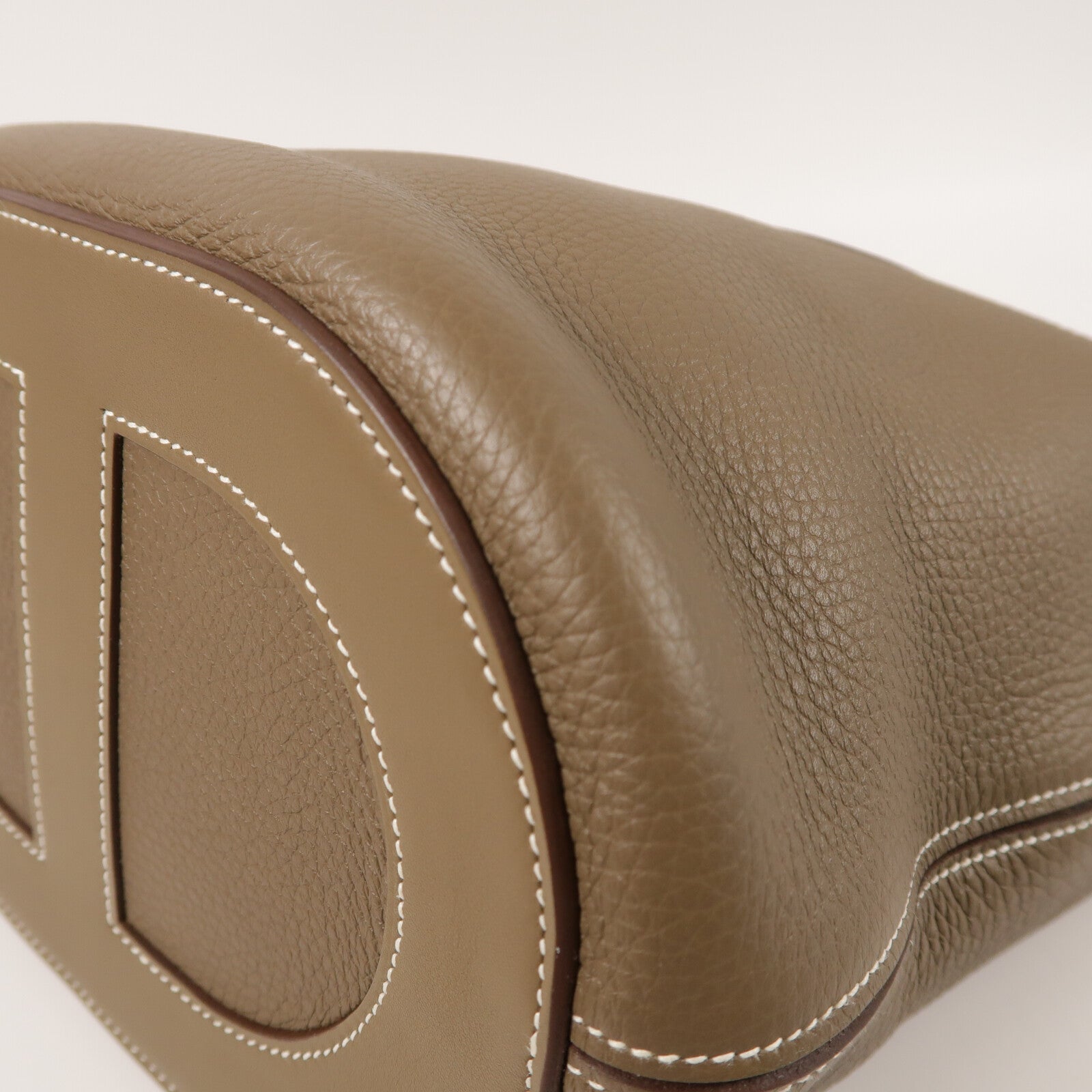 HERMES Clemence皮革In The Loop 23銀扣手挽袋Etoupe