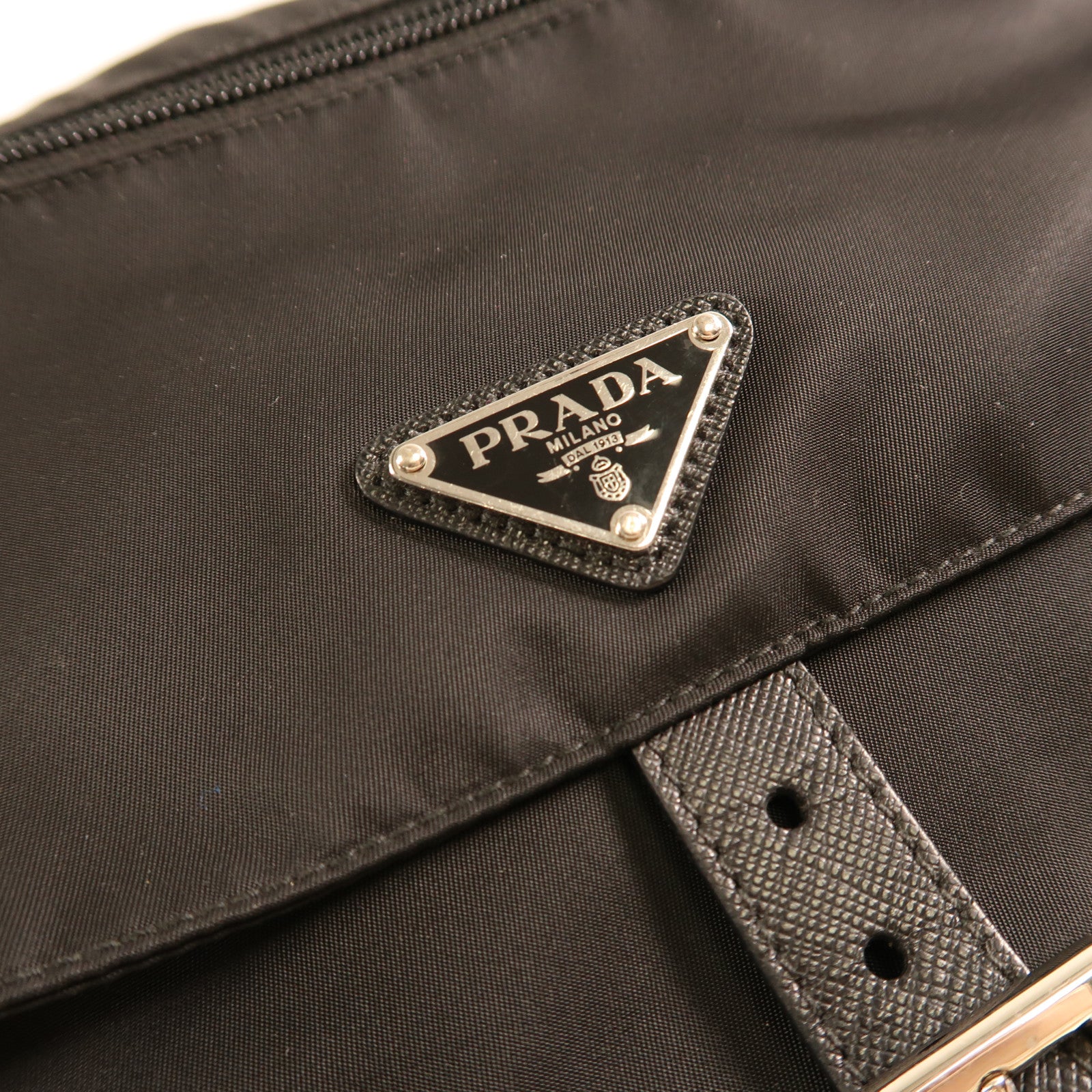 PRADA 尼龍Shoulder Bag銀扣肩背袋
