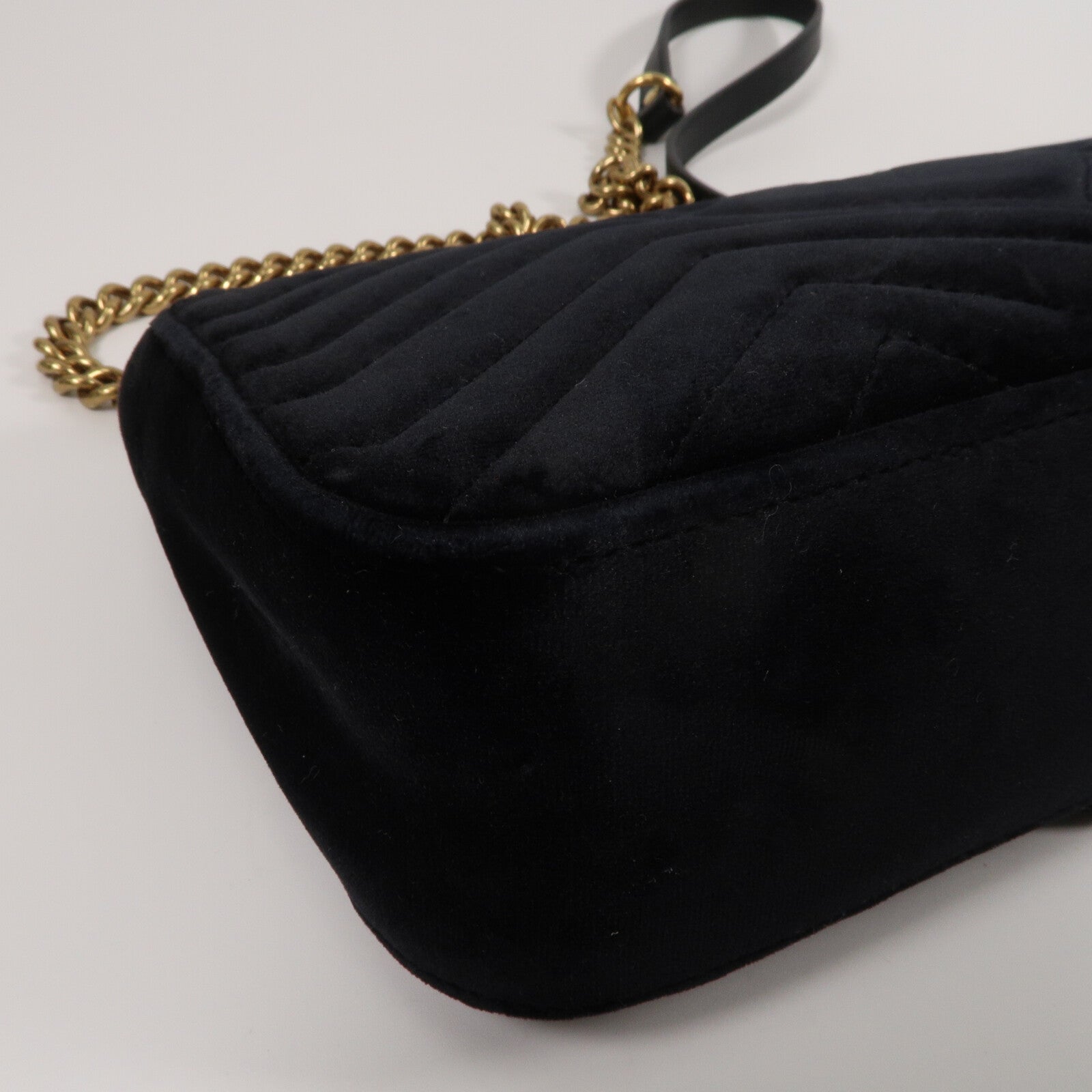 GUCCI 天鵝絨GG Marmont Shoulder Bag鏈帶肩背袋