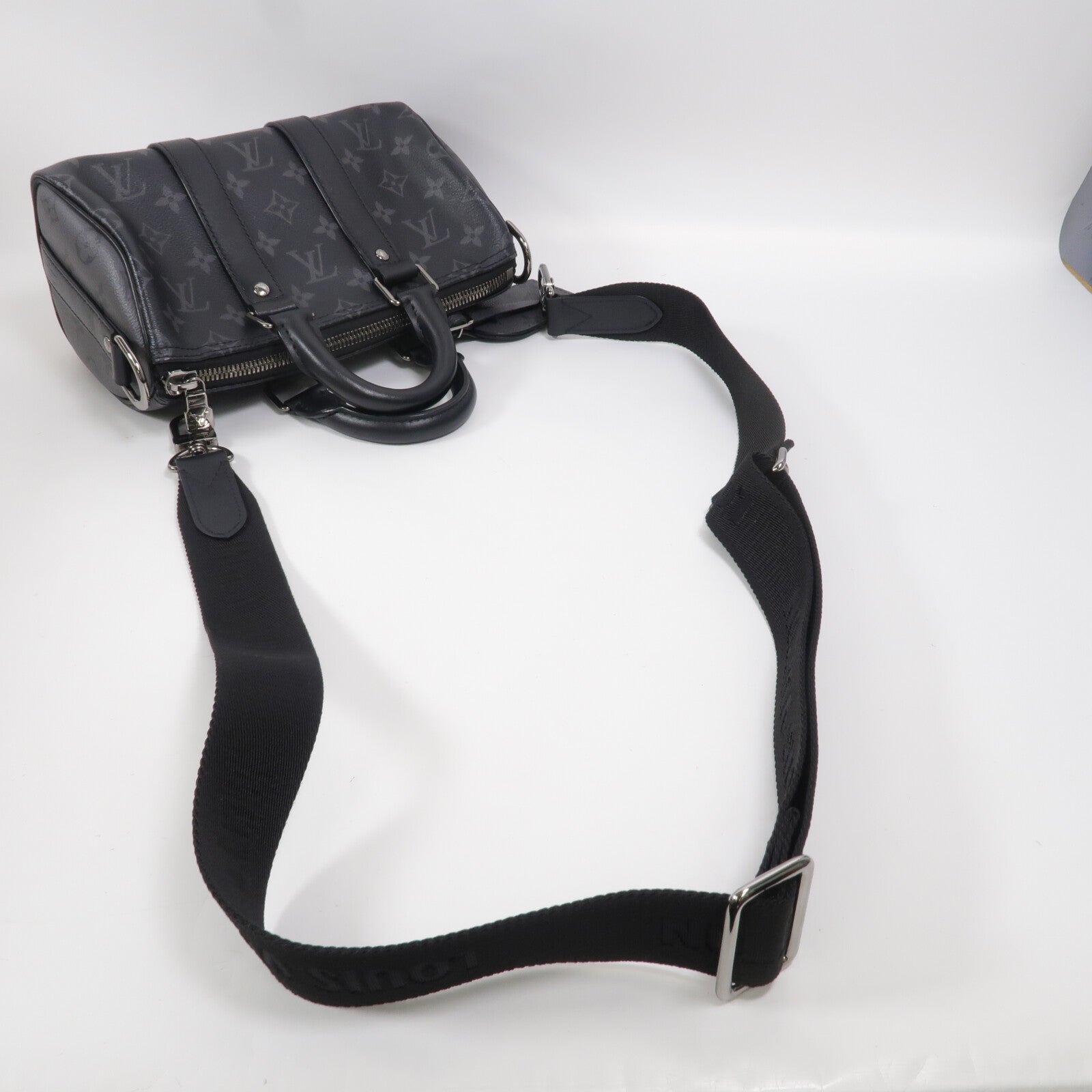 LOUIS VUITTON Monogram Eclipse Keepall Bandouliere 25手挽肩背兩用袋