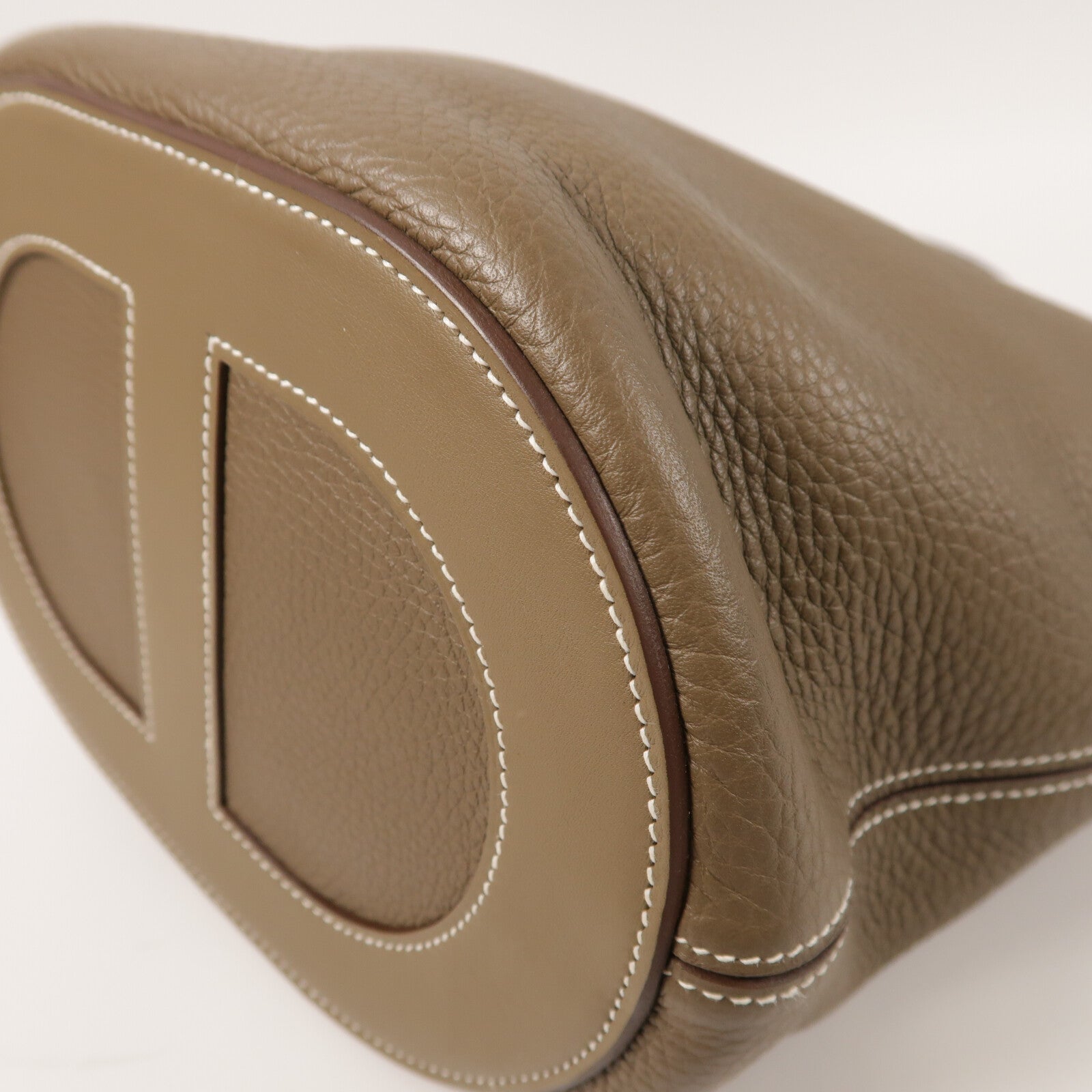 HERMES Clemence皮革In The Loop 23銀扣手挽袋Etoupe