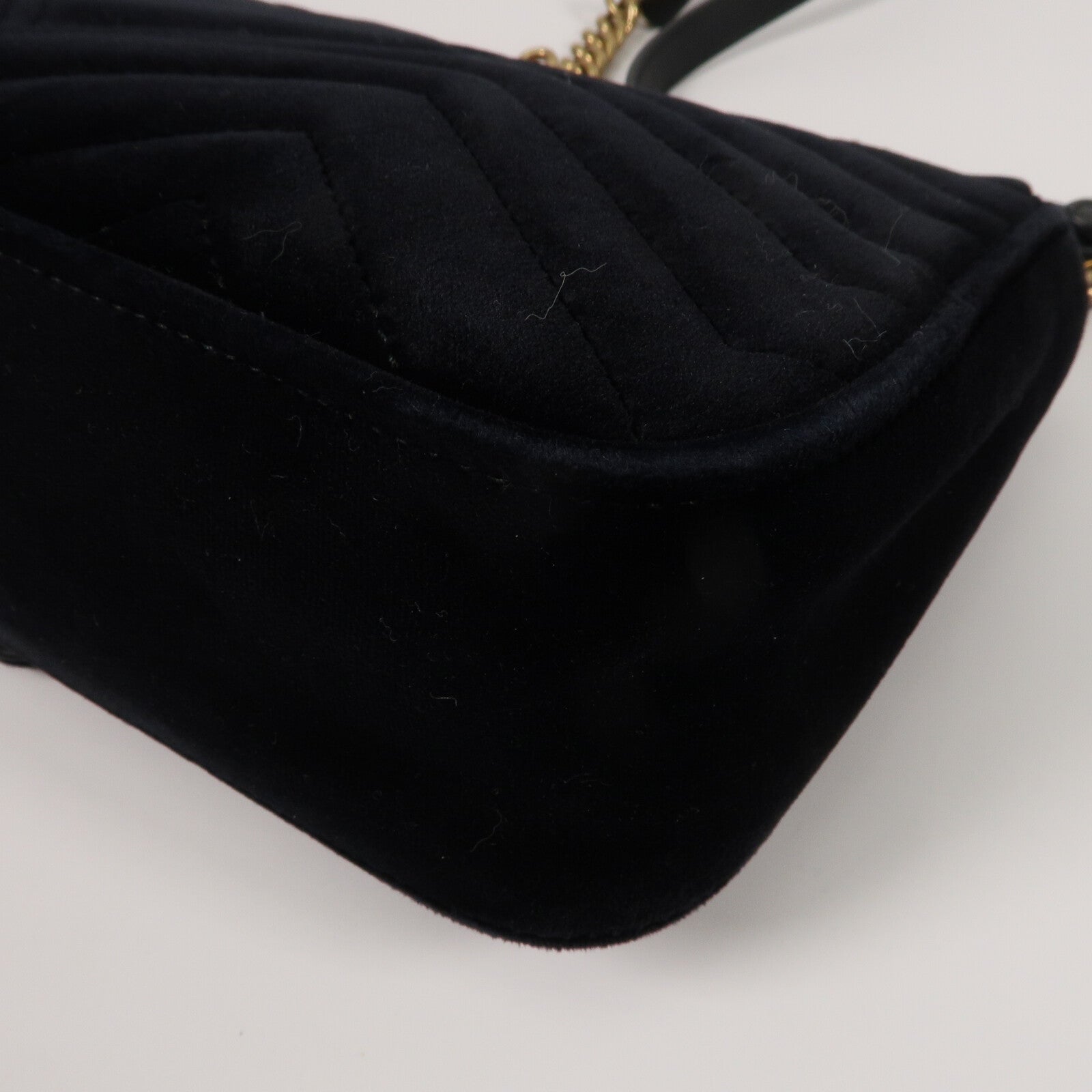 GUCCI 天鵝絨GG Marmont Shoulder Bag鏈帶肩背袋