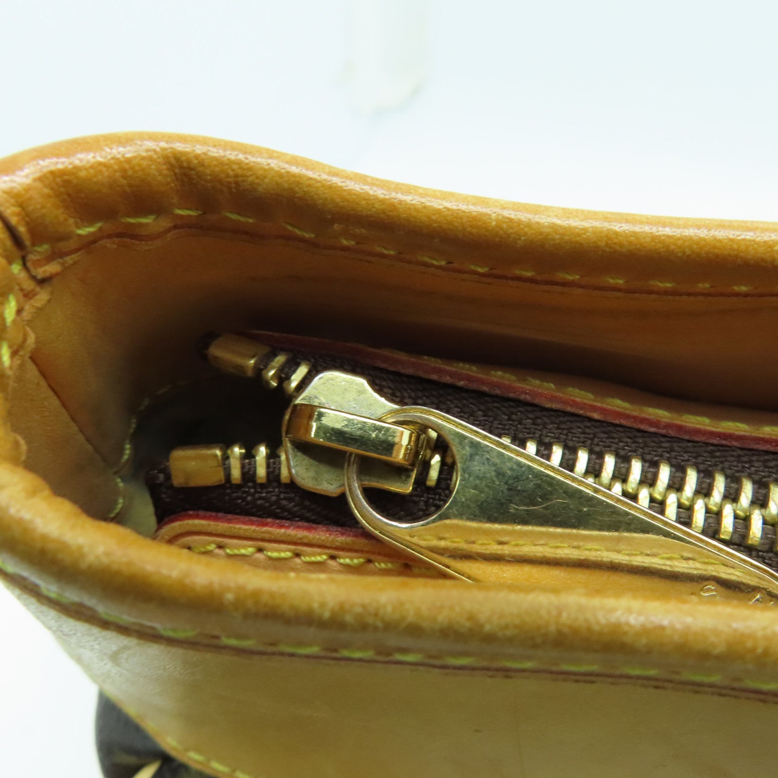 LOUIS VUITTON 【激減優惠】Monogram Boetie MM金扣手挽袋啡色