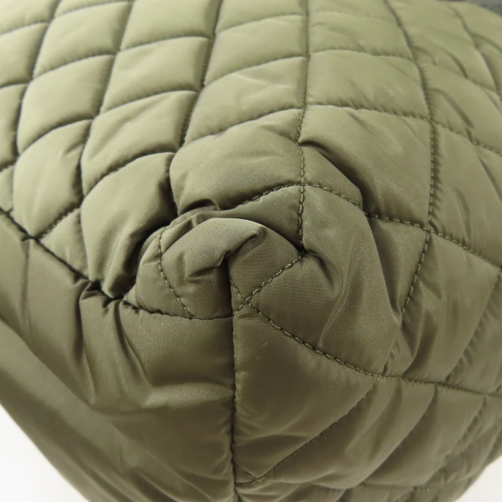 CHANEL 尼龍Cocoon銀扣肩背袋