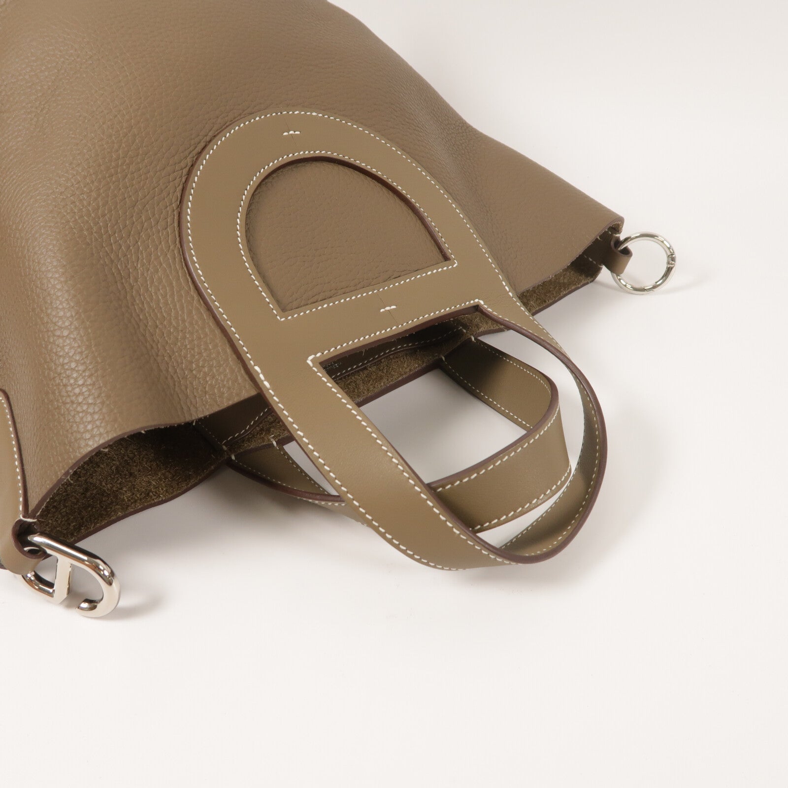 HERMES Clemence皮革In The Loop 23銀扣手挽袋Etoupe