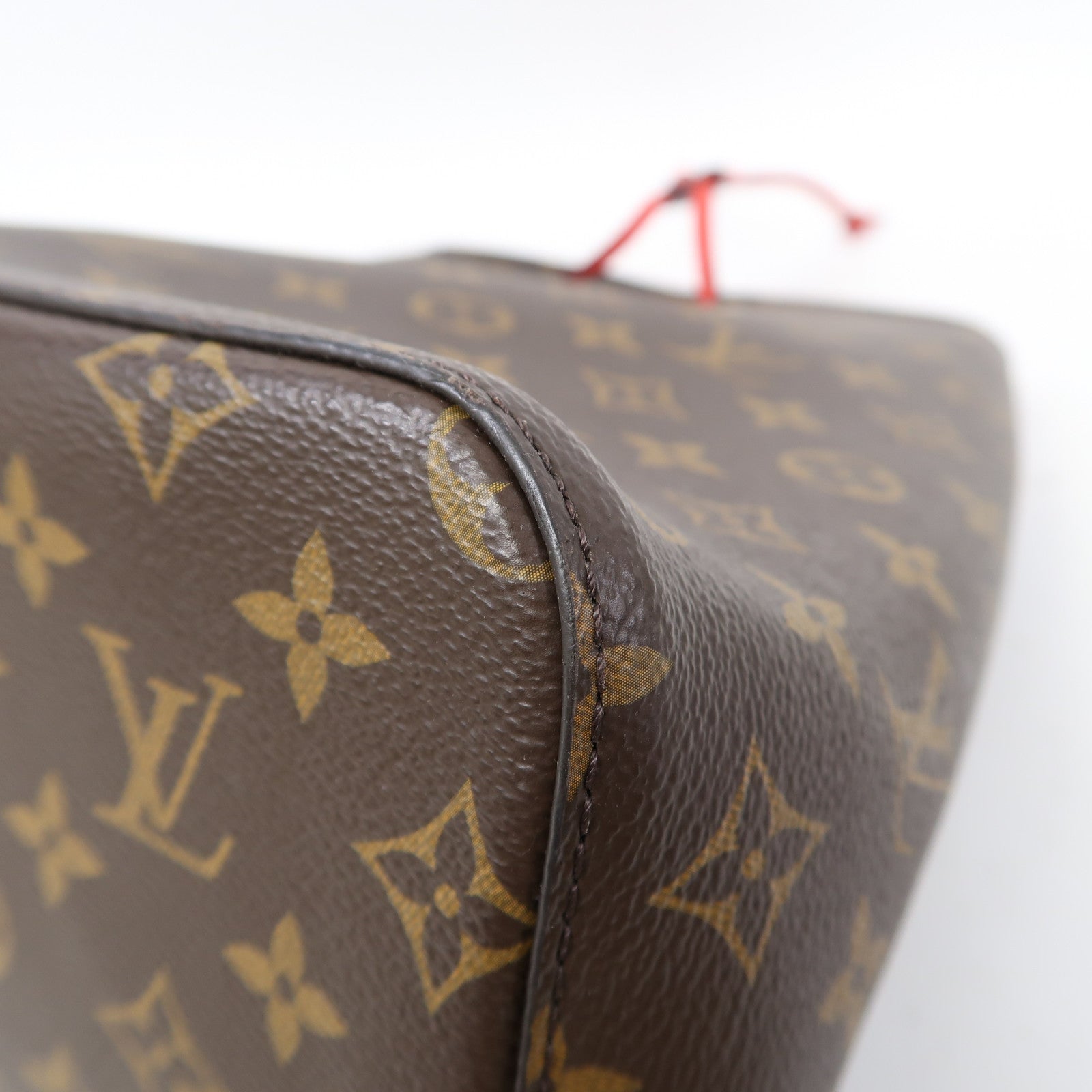 LOUIS VUITTON Monogram Neo Noe MM金扣肩背袋啡色/紅色