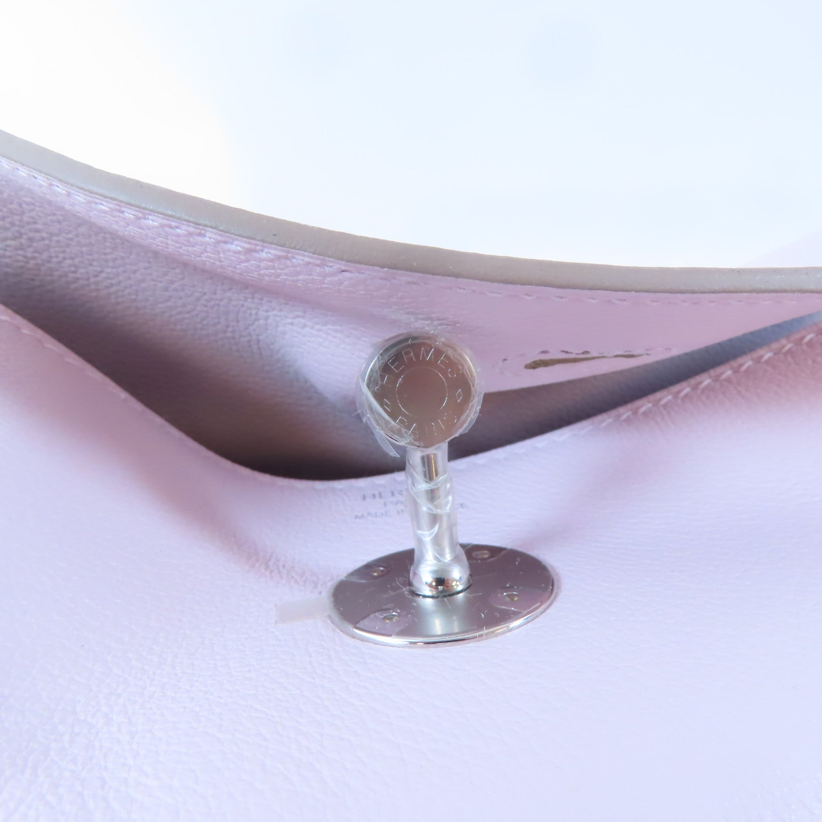 HERMES Evercolor皮革Lindy 26銀扣手挽肩背兩用袋Mauve Pale/淺紫色/New White/白色