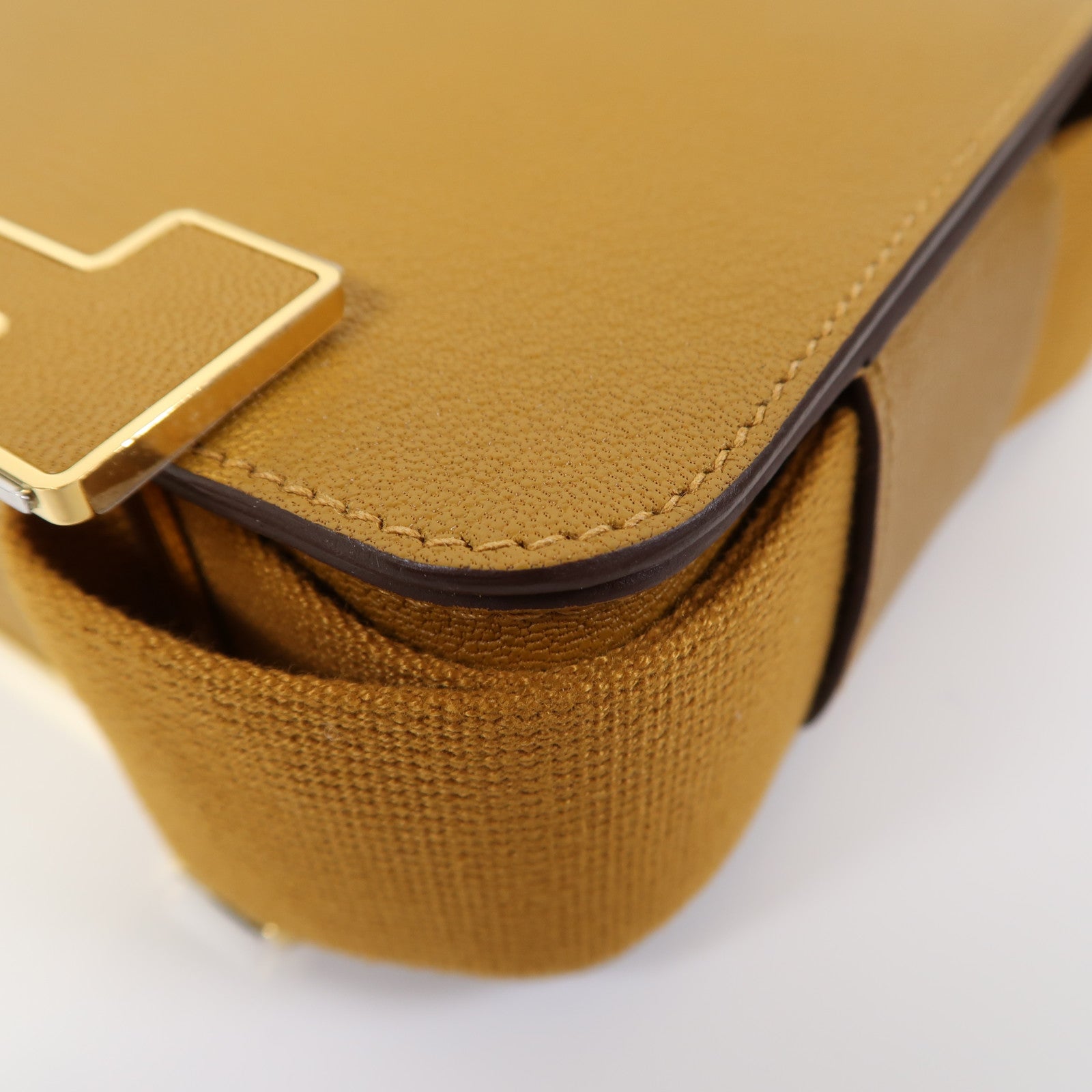 HERMES Chevre皮革Geta金扣肩背袋焦糖色