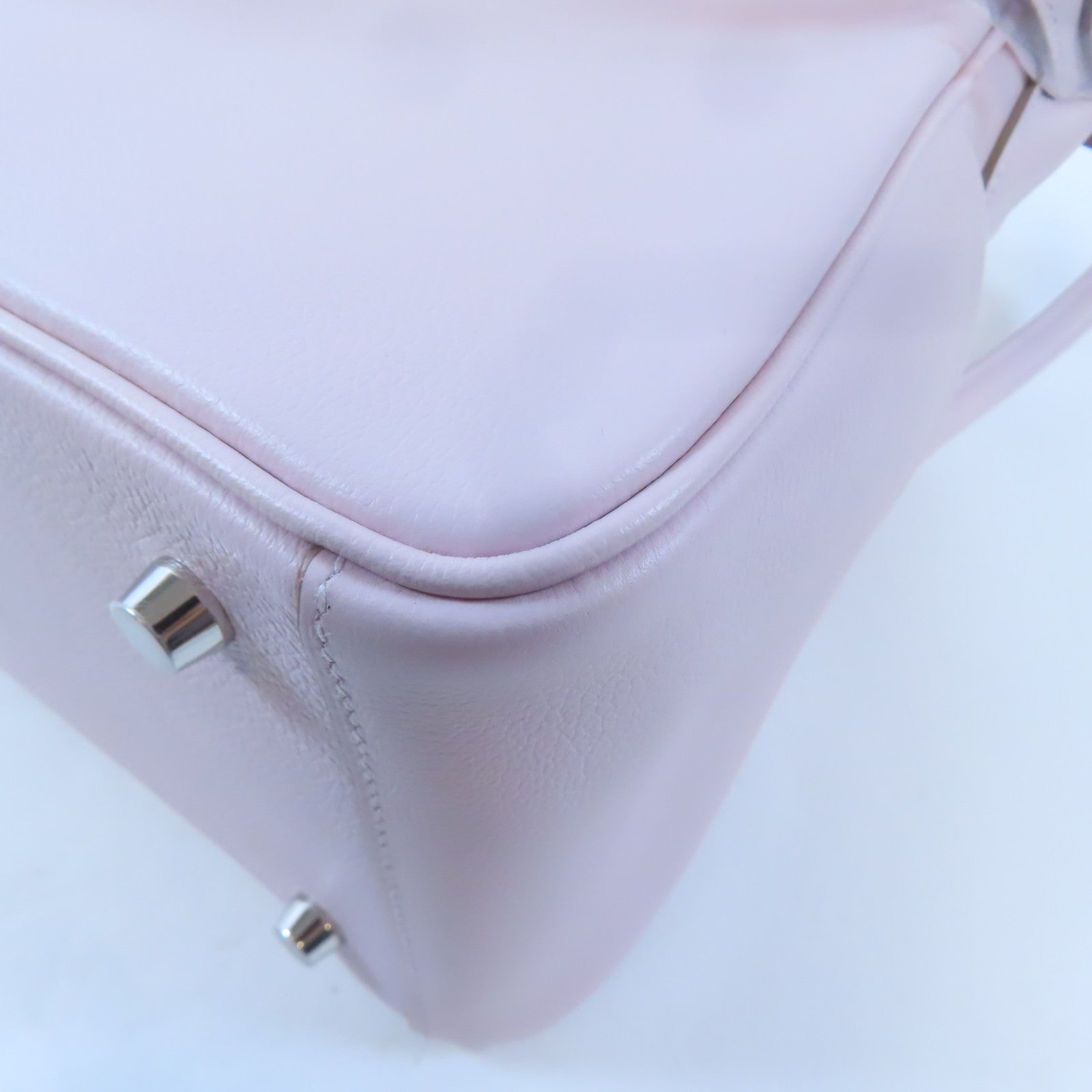HERMES Evercolor皮革Lindy 26銀扣手挽肩背兩用袋Mauve Pale/淺紫色/New White/白色