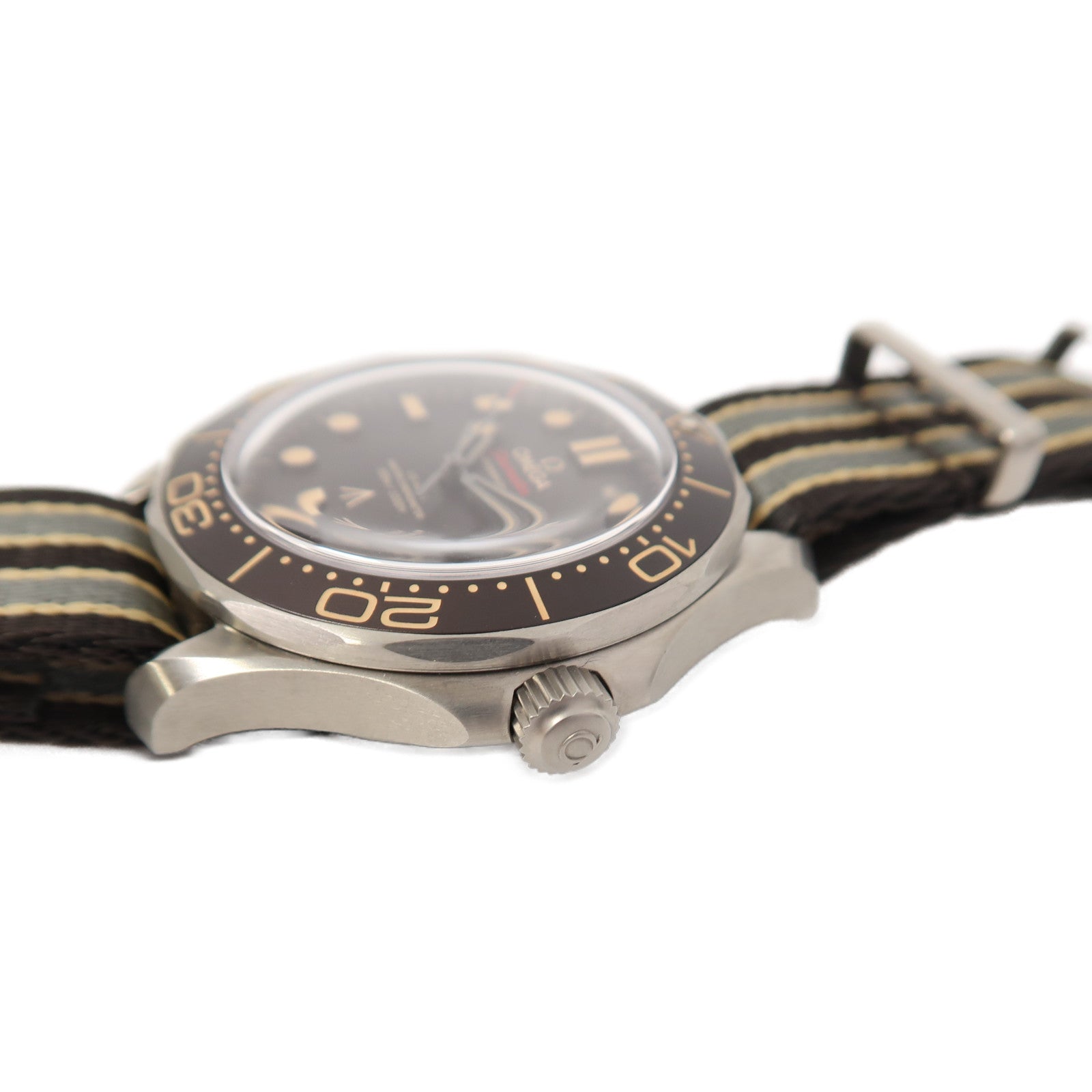 OMEGA Seamaster Diver 300M鈦金屬/Nato錶帶手錶自動機芯黑色