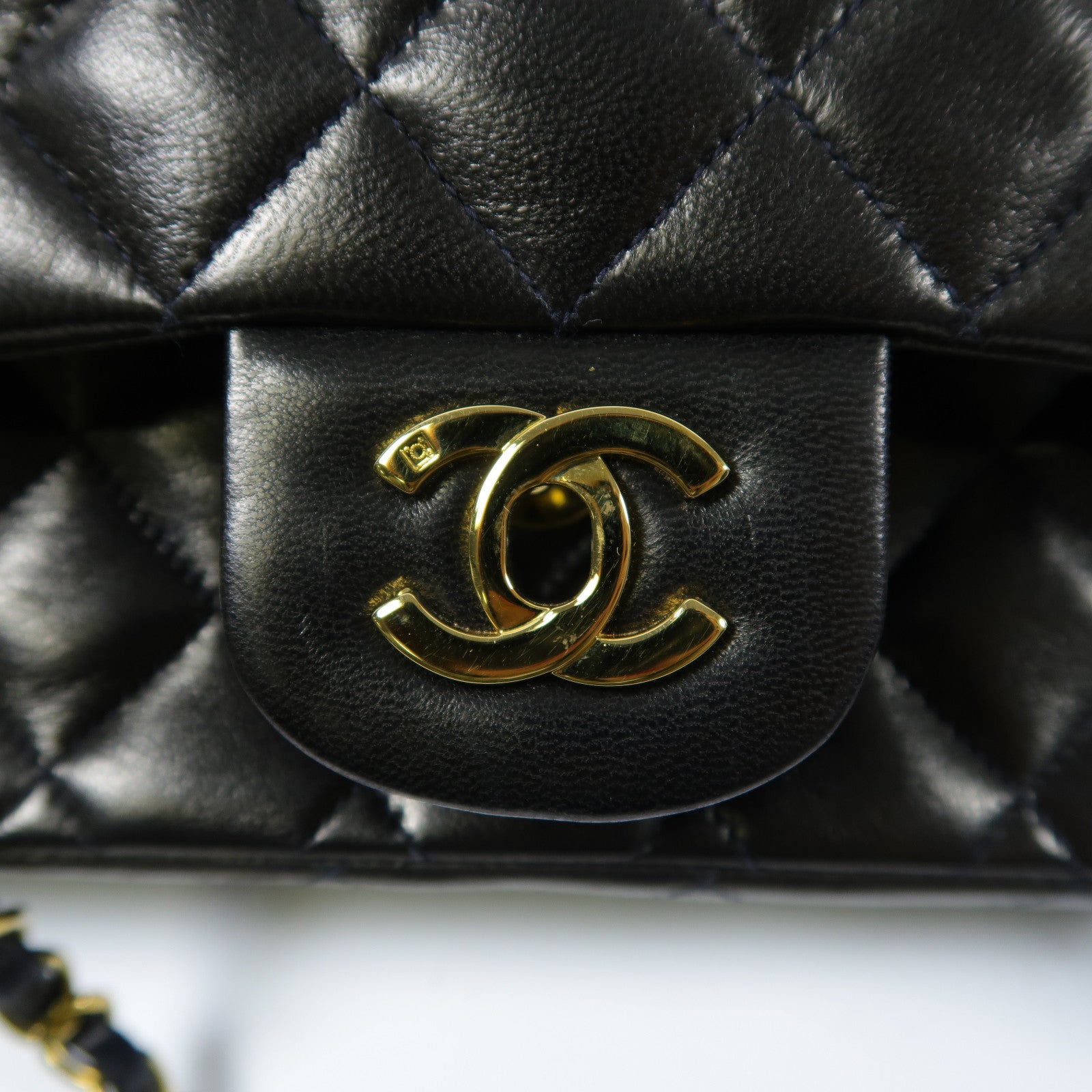 CHANEL 【激減優惠】菱格羊皮皮革Classic 25金扣鏈帶肩背袋黑色