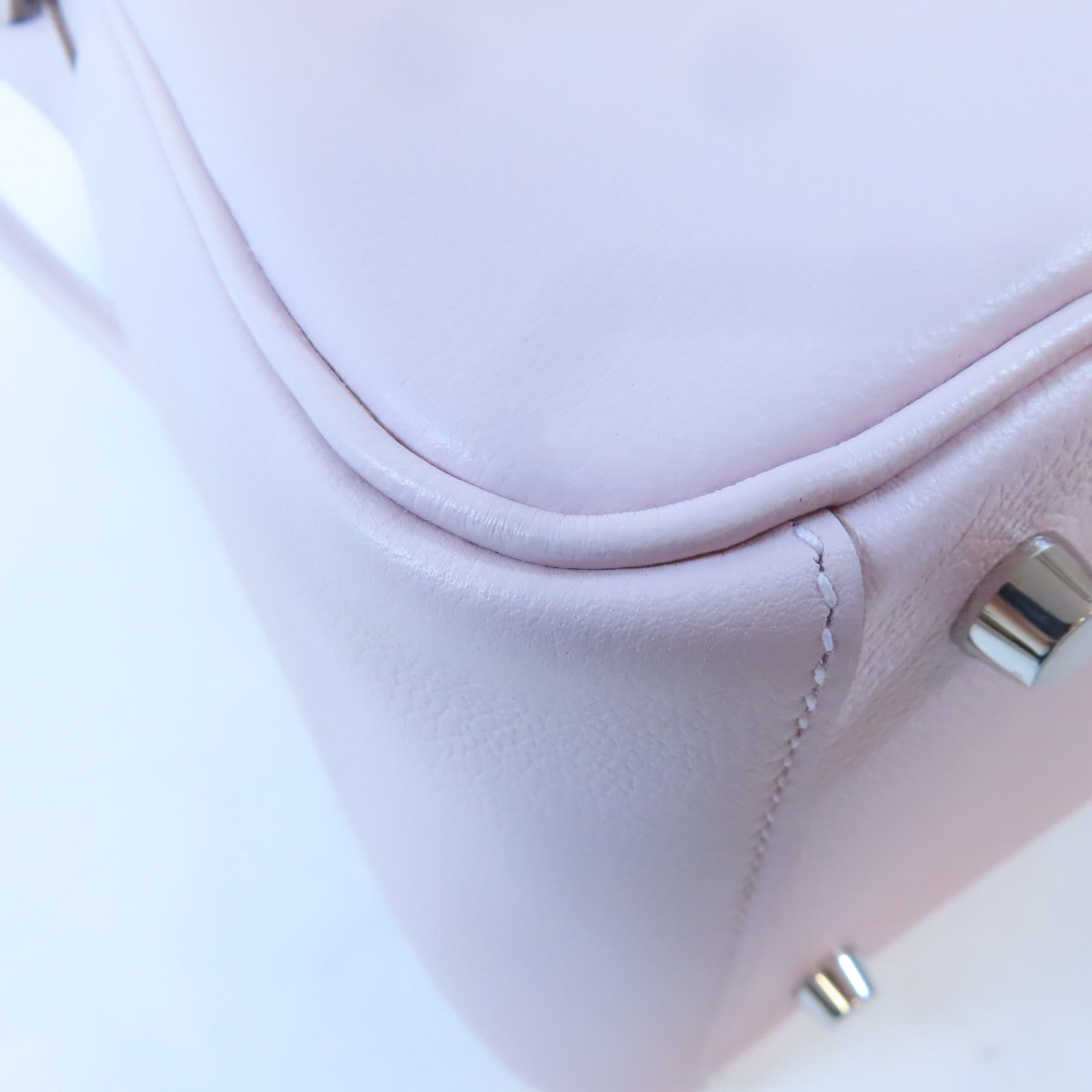HERMES Evercolor皮革Lindy 26銀扣手挽肩背兩用袋Mauve Pale/淺紫色/New White/白色