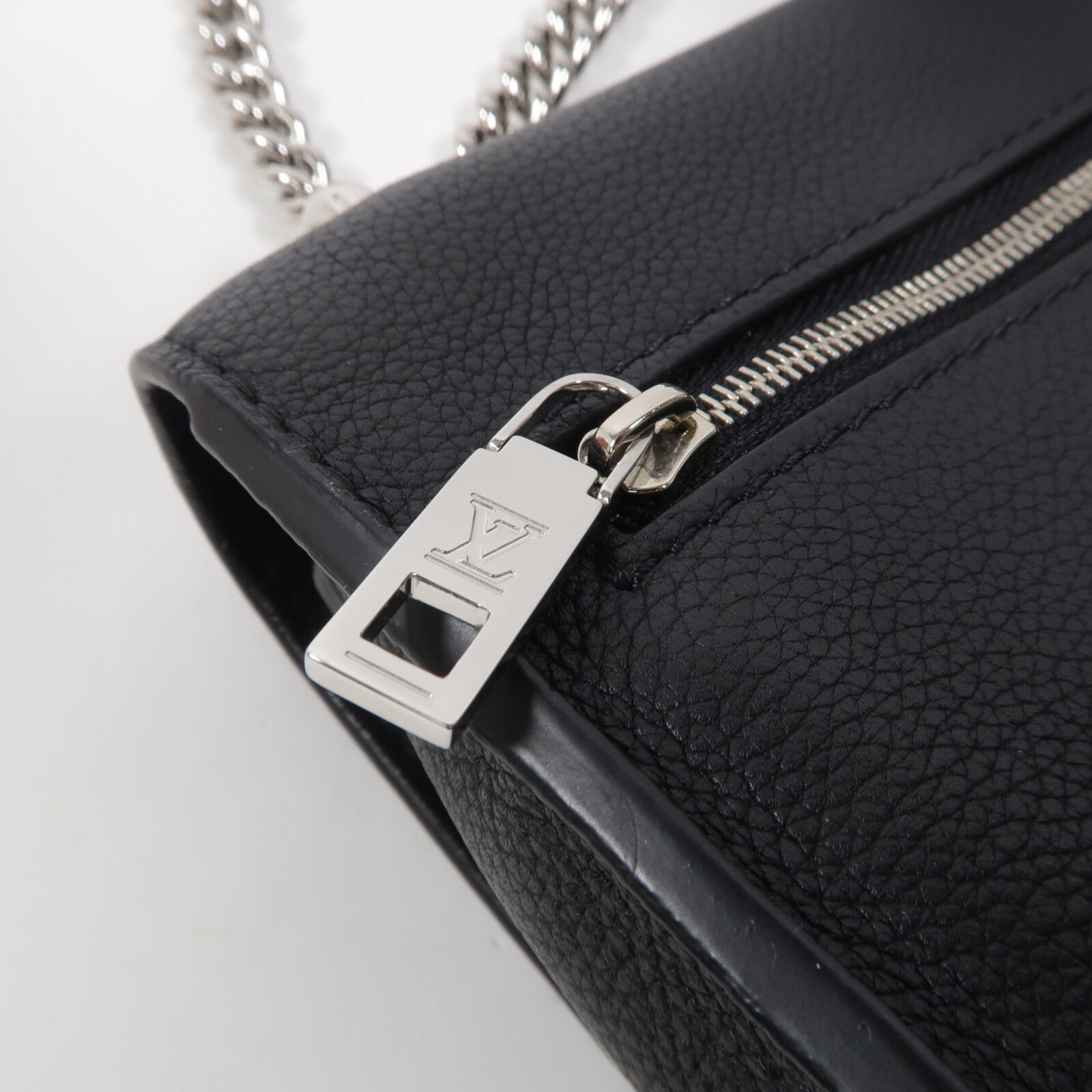 LOUIS VUITTON 牛皮皮革Mylockme銀扣鏈帶肩背袋