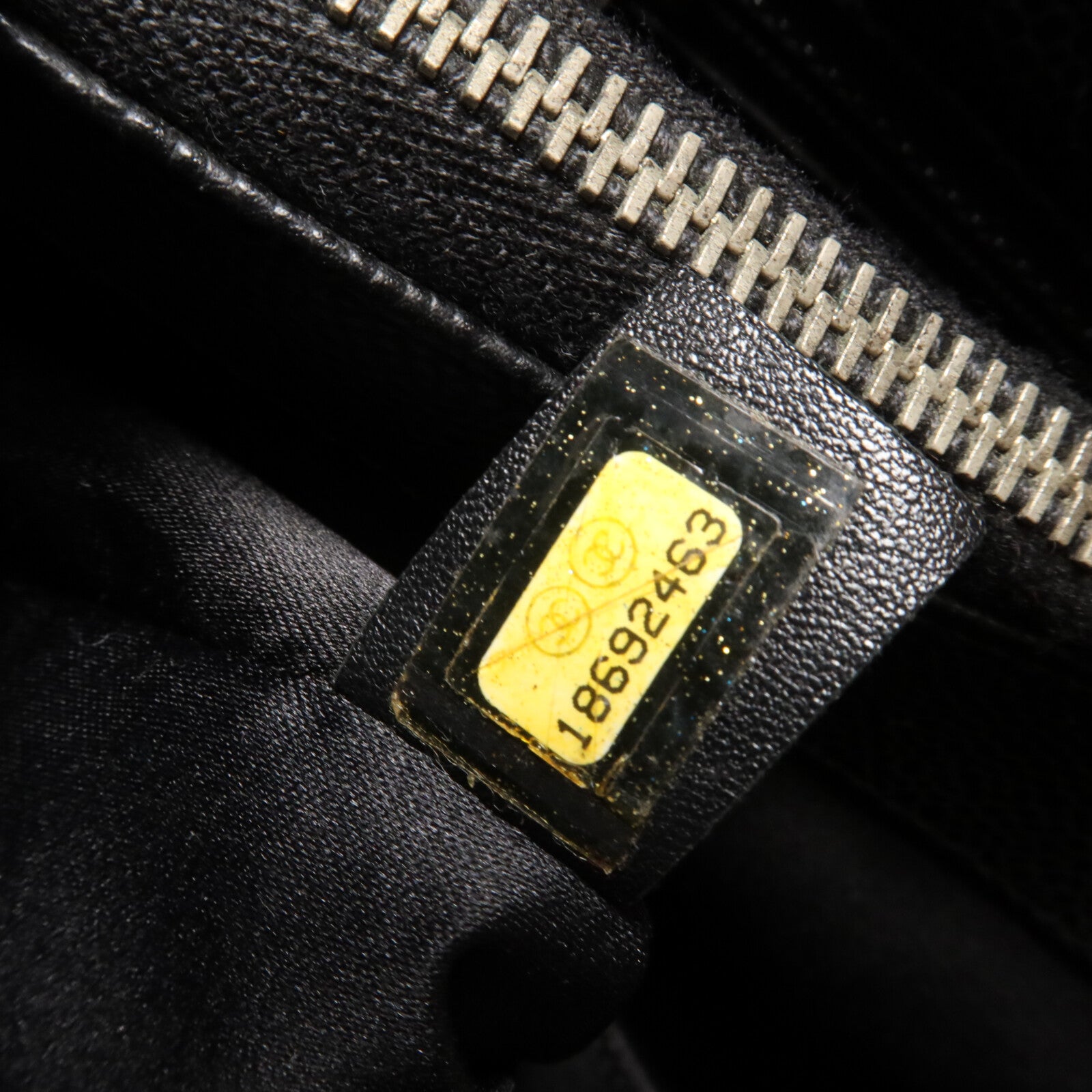 CHANEL 牛皮皮革GST Grand Shopping Tote Bag鏈帶肩背袋