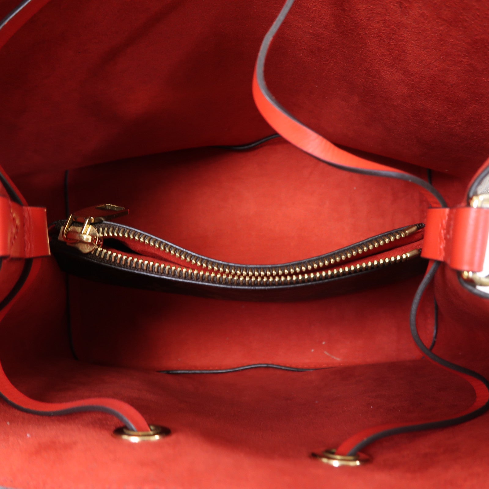 LOUIS VUITTON Monogram Neo Noe MM金扣肩背袋啡色/紅色