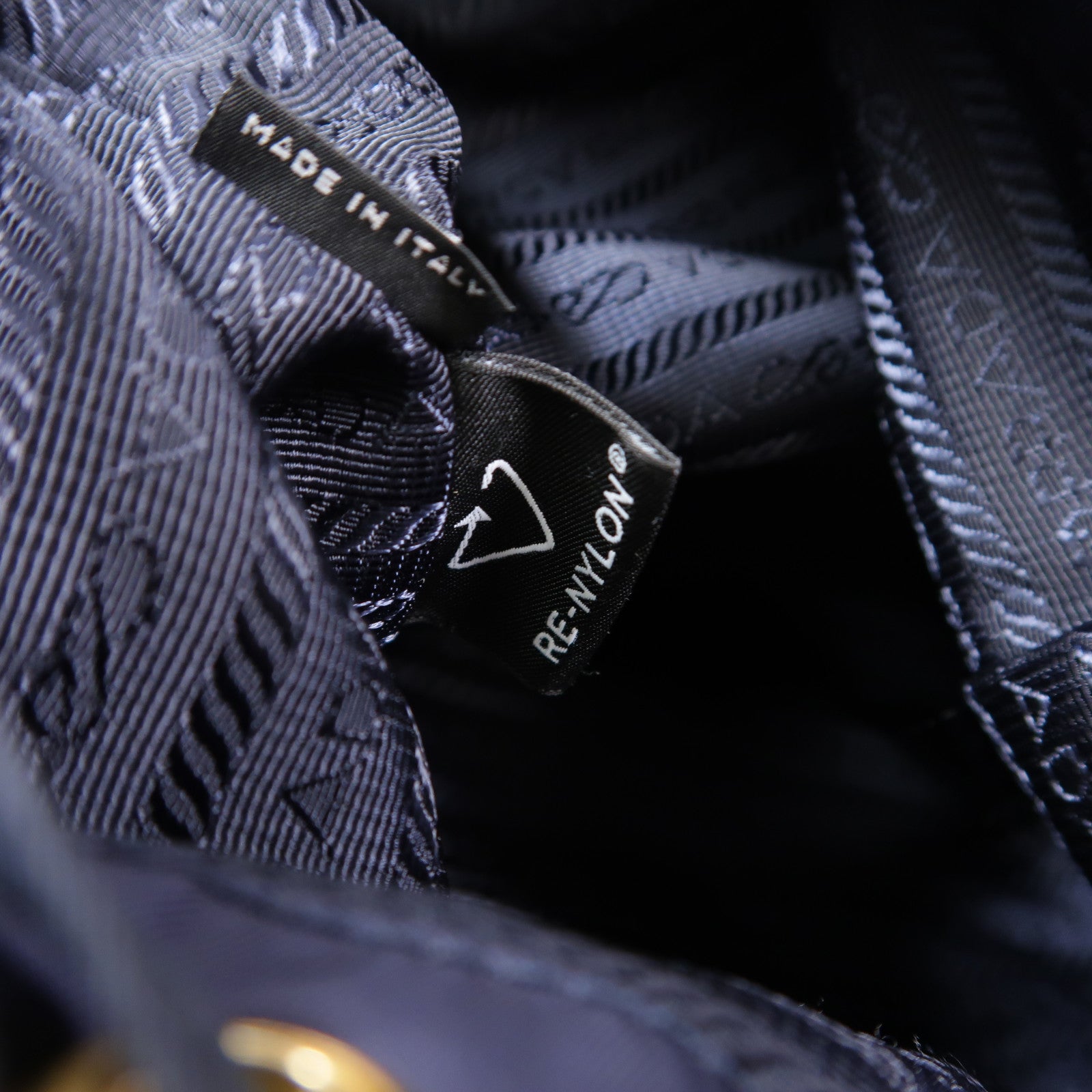 PRADA 尼龍Bucket Bag手挽肩背兩用袋