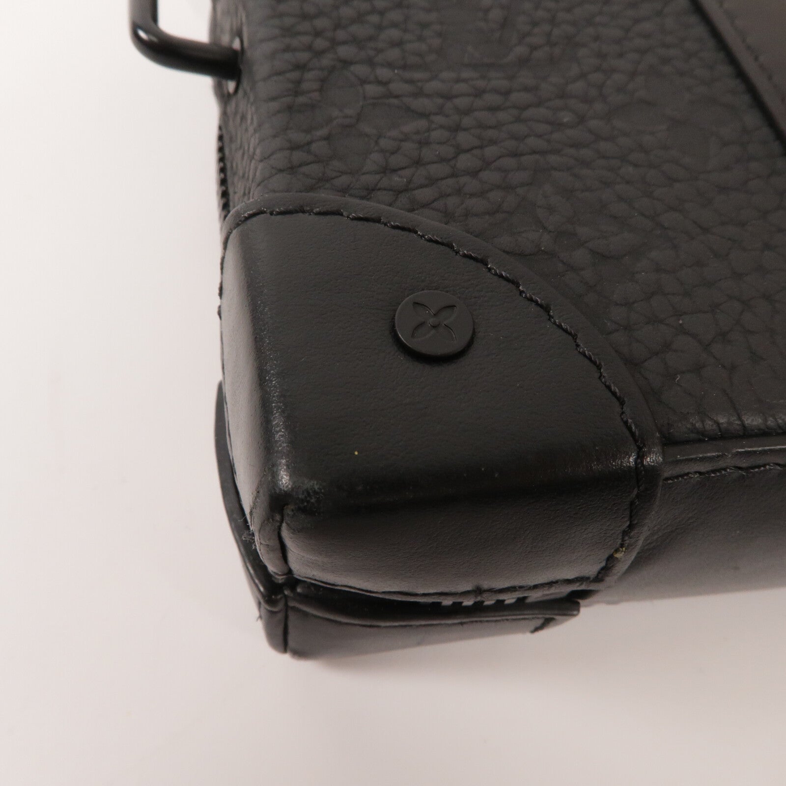 LOUIS VUITTON Monogram Taurillon Soft Trunk Wallet肩背袋