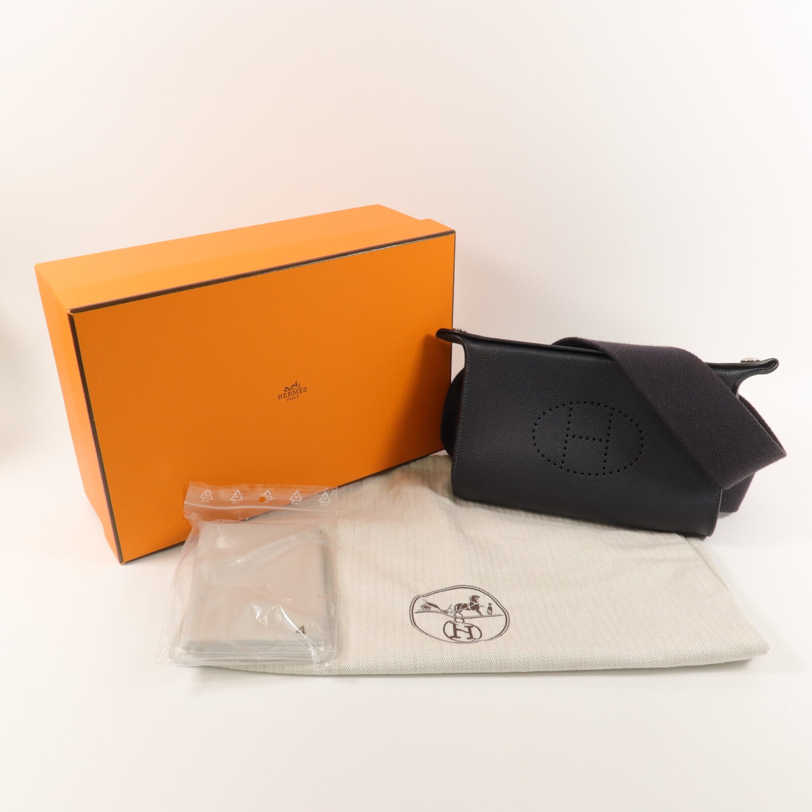 HERMES Togo皮革Videpoches肩背袋Noir