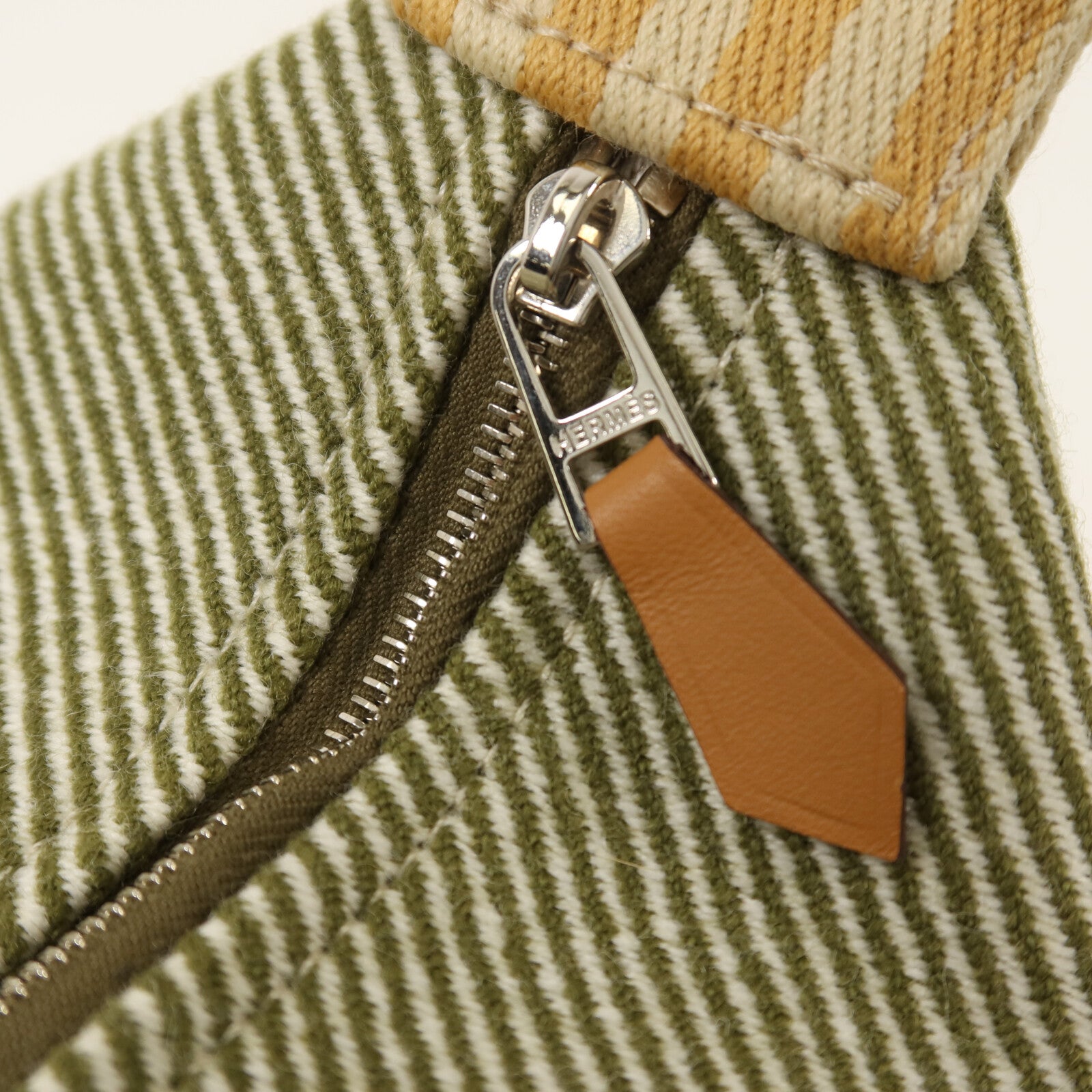 HERMES 帆布Bride-A Brac Cabriole PM銀扣手挽袋Green/Yellow/Beige