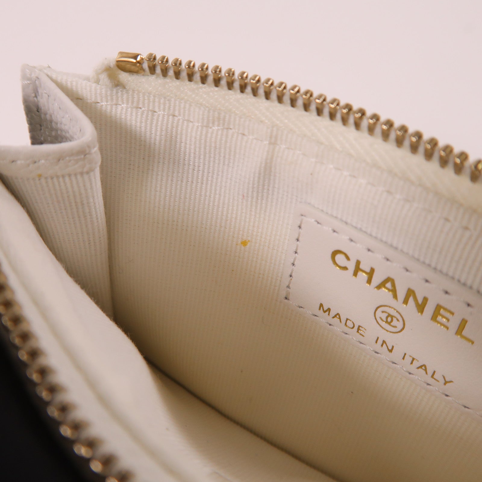 CHANEL CC GHW Card Case Calfskin Leather White