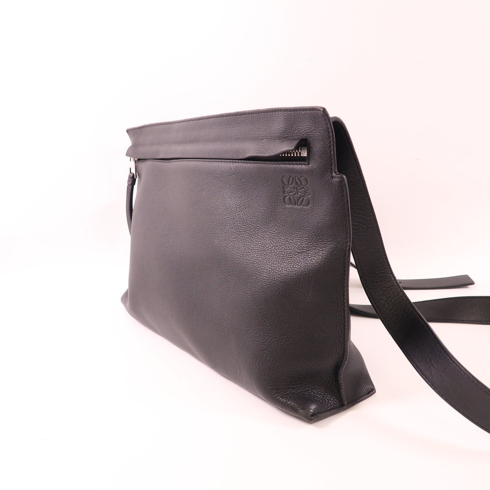 LOEWE 牛皮皮革Shoulder Bag銀扣肩背袋