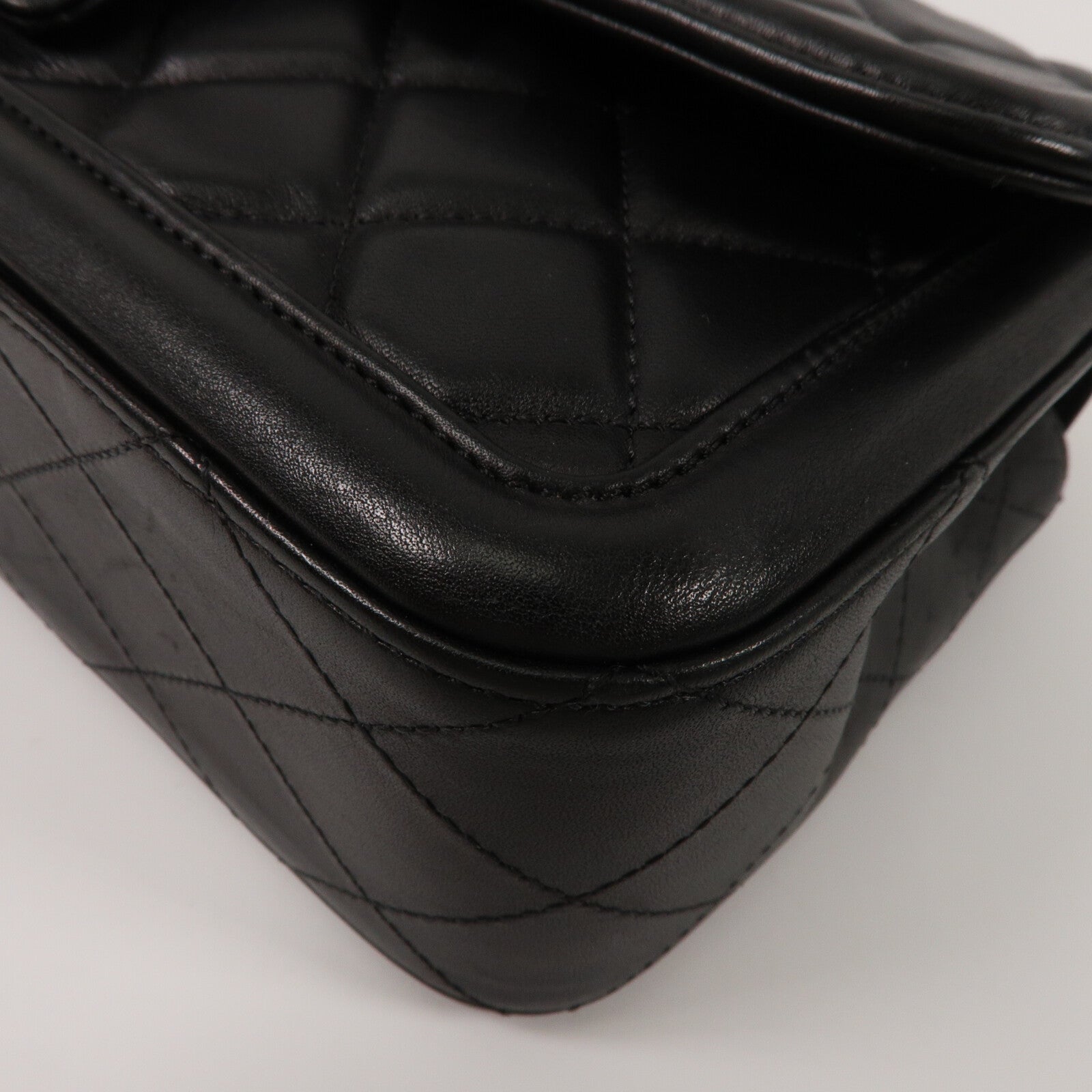 CHANEL 羊皮皮革Elegant CC Medium Flap Bag鏈帶肩背袋