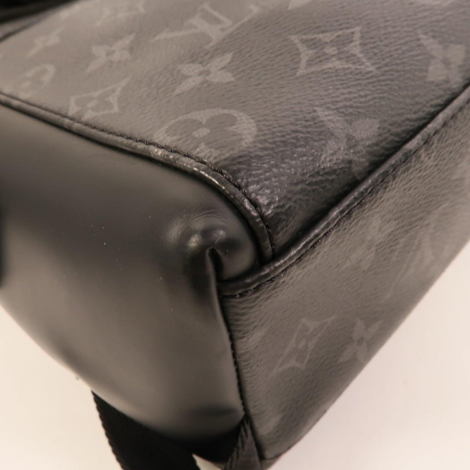 LOUIS VUITTON Monogram Eclipse Messenger PM Voyager銀扣肩背袋