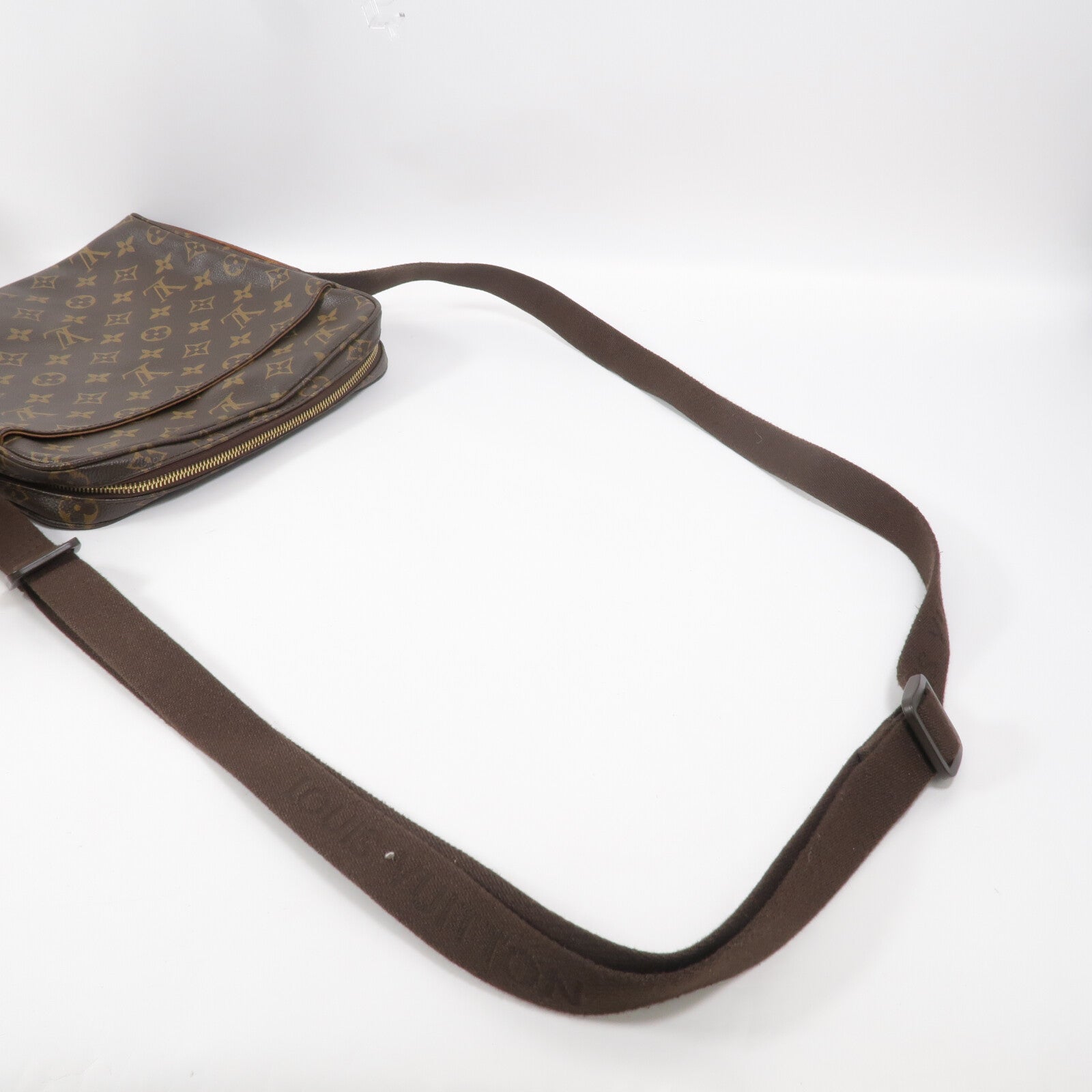 LOUIS VUITTON Monogram Trotteur Beaubourg肩背袋