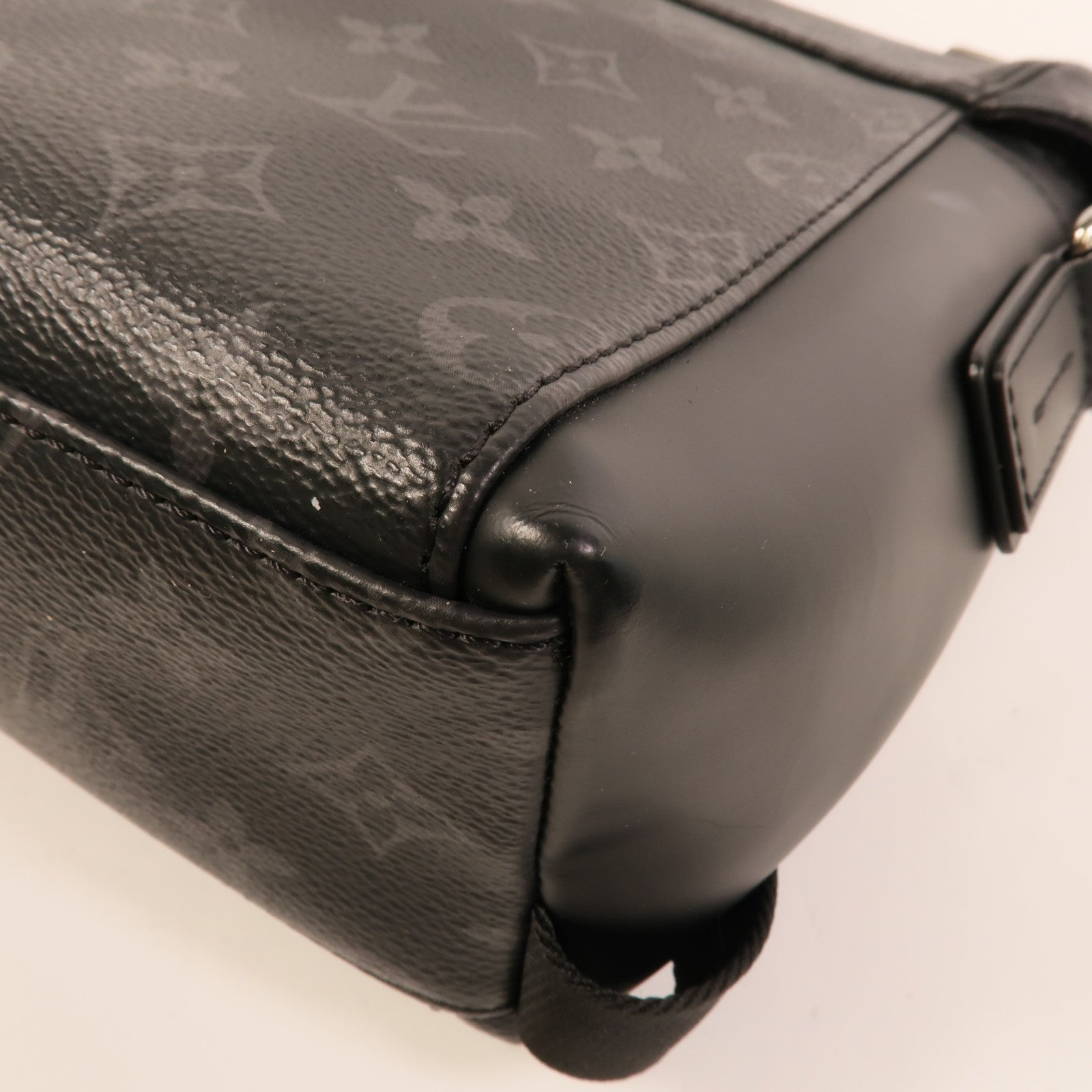 LOUIS VUITTON Monogram Eclipse Messenger PM Voyager銀扣肩背袋