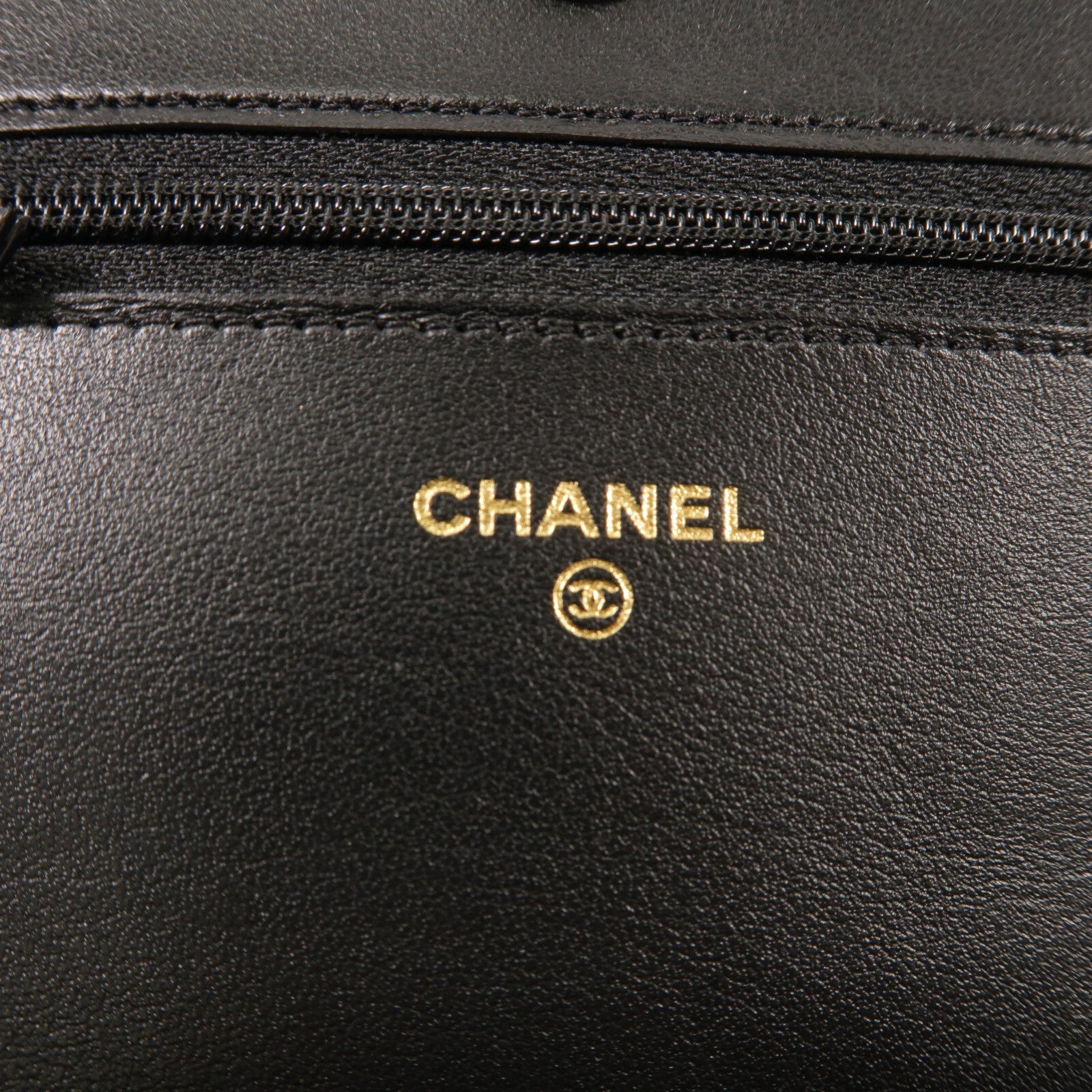 CHANEL 牛皮皮革Boy Wallet On Chain鏈帶肩背袋