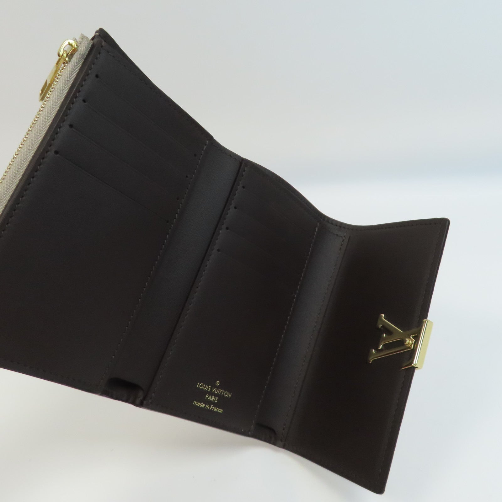 LOUIS VUITTON Taurillon Capucines Wallet金扣錢包杏色