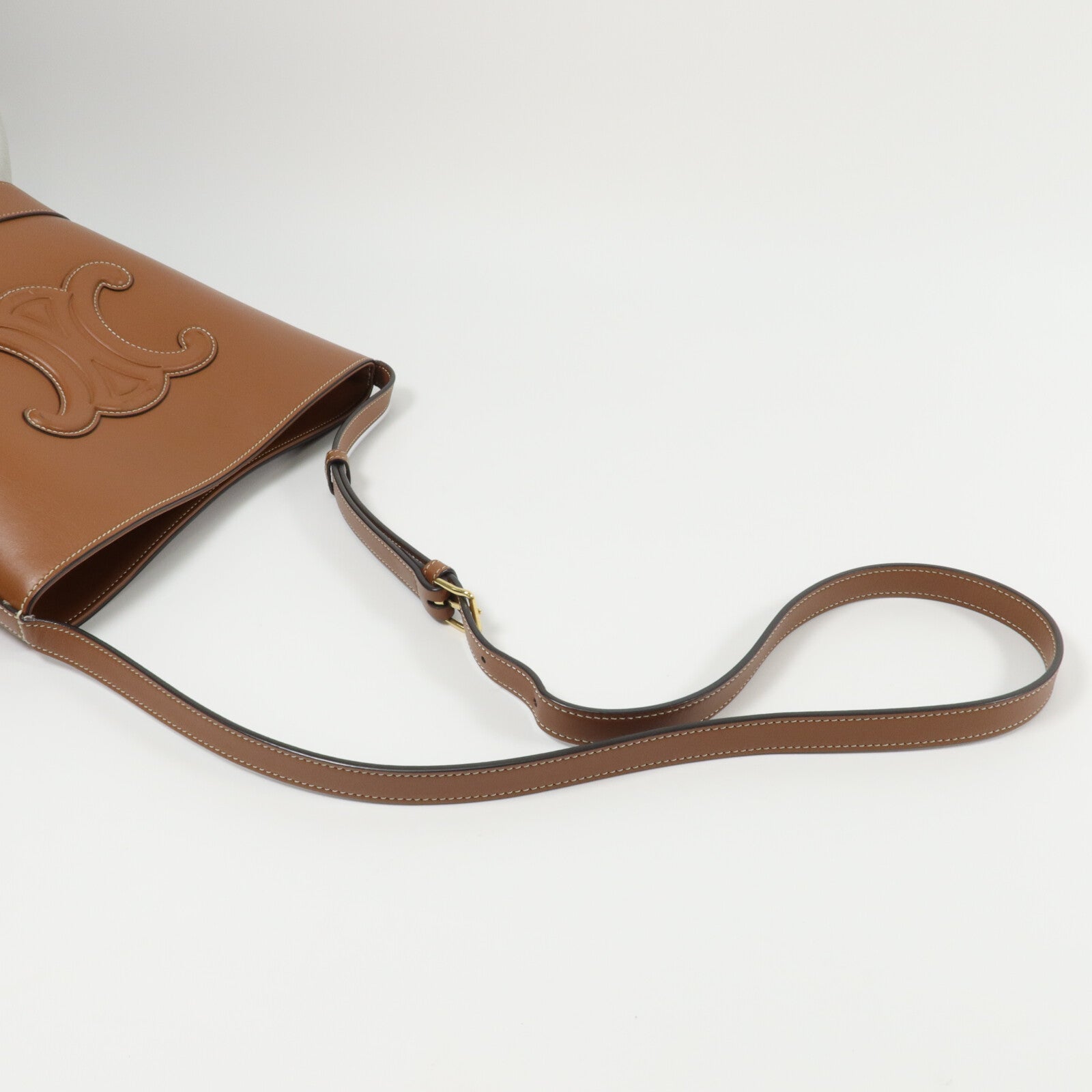 CELINE 牛皮皮革Cuir Triomphe Bucket Bag肩背袋