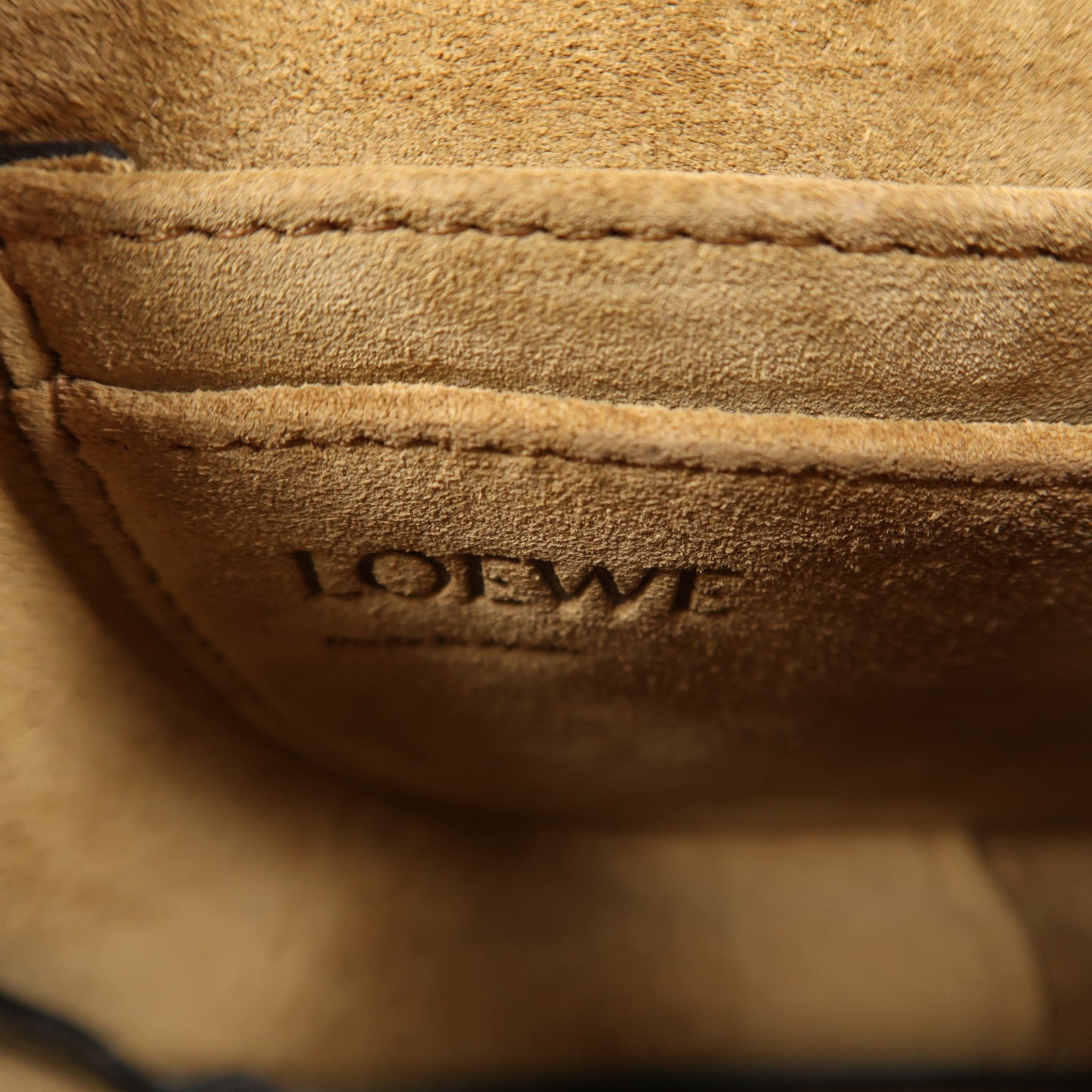 LOEWE 牛皮皮革Mini Gate金扣肩背袋