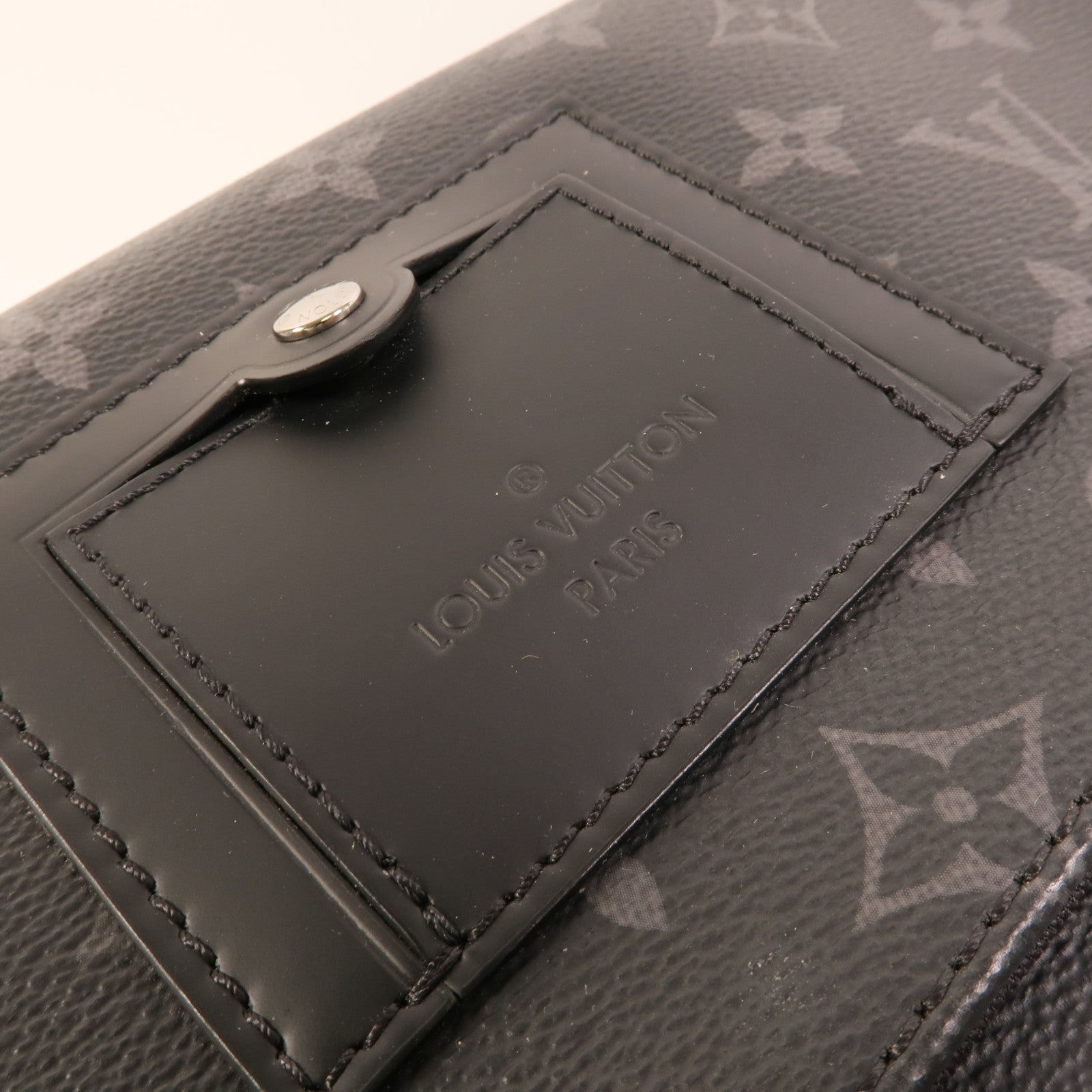 LOUIS VUITTON Monogram Eclipse Messenger PM Voyager銀扣肩背袋