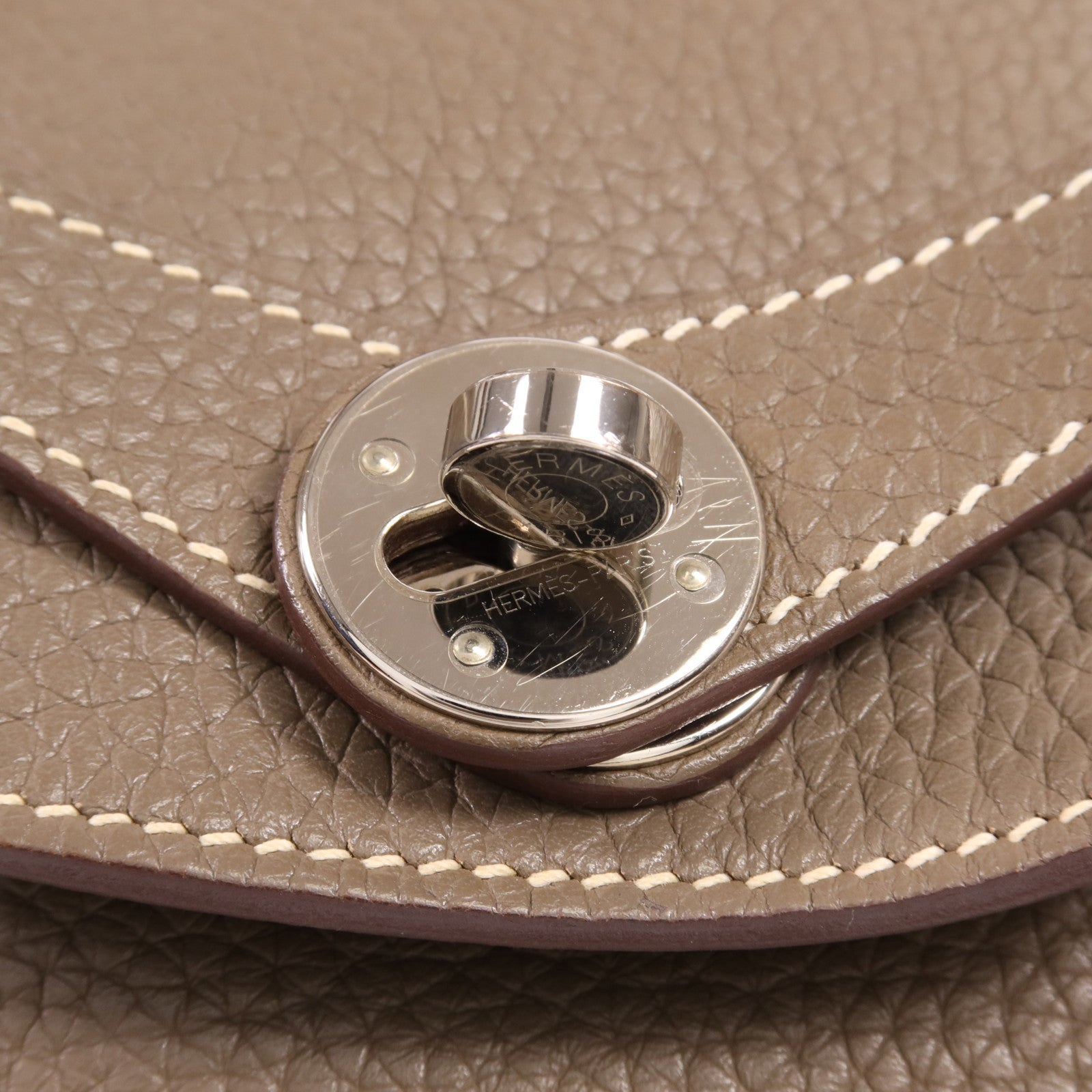 HERMES Clemence皮革Lindy 26銀扣手挽肩背兩用袋Etoupe