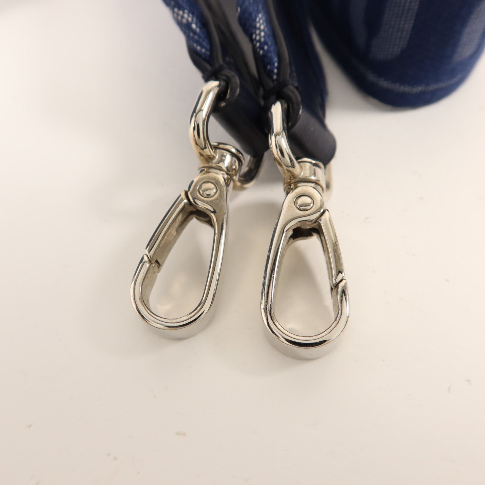Miu Miu 牛仔布2 Way Shoulder銀扣肩背袋