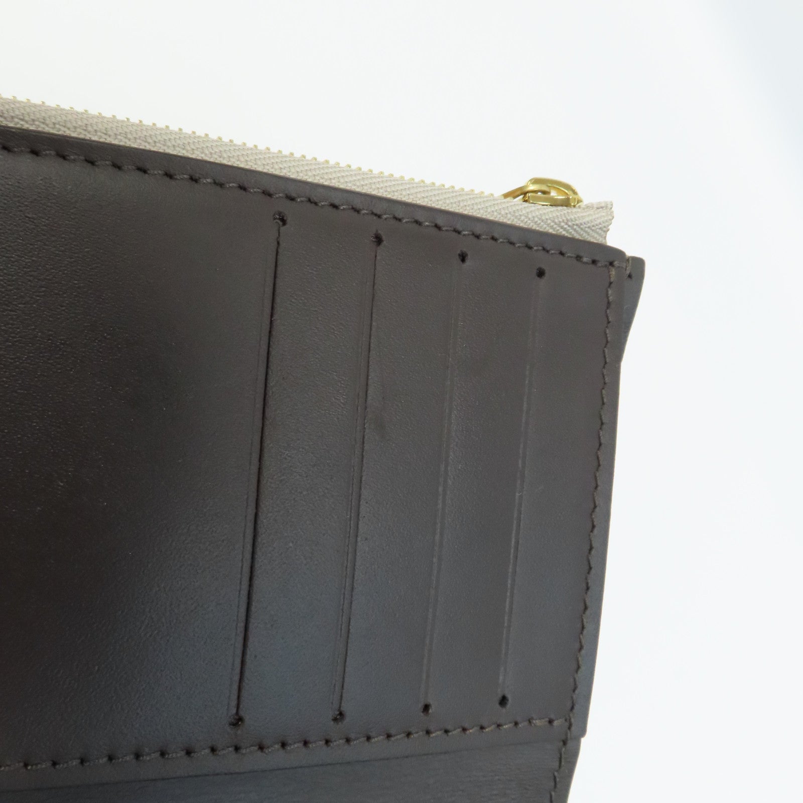 LOUIS VUITTON Taurillon Capucines Wallet金扣錢包杏色