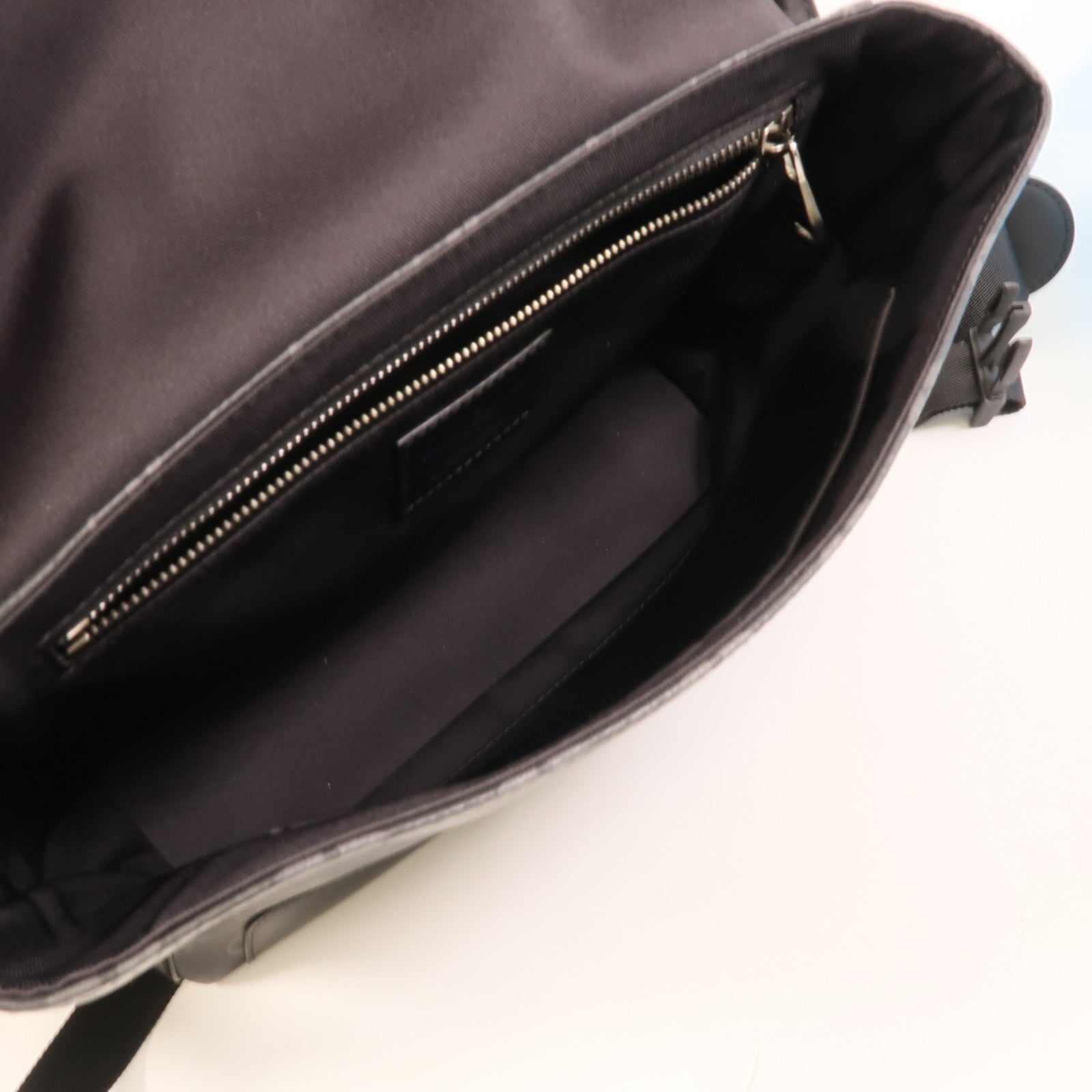 LOUIS VUITTON Monogram Eclipse Messenger PM Voyager銀扣肩背袋