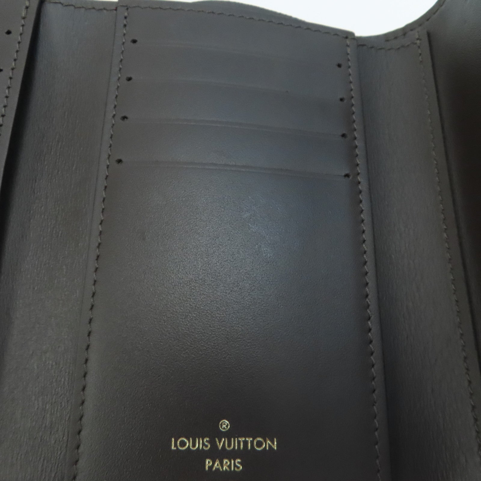 LOUIS VUITTON Taurillon Capucines Wallet金扣錢包杏色