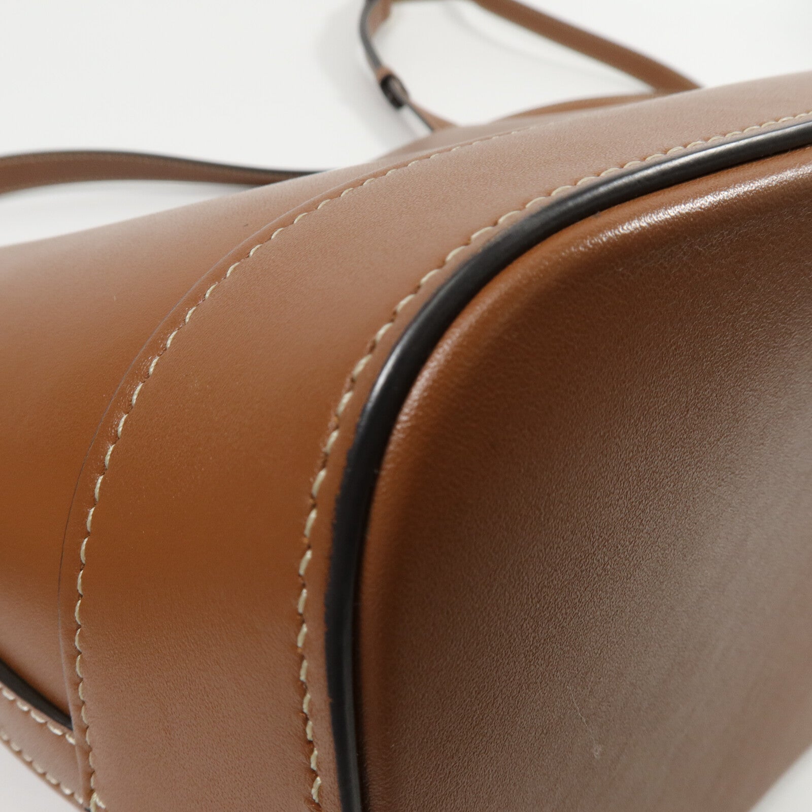 CELINE 牛皮皮革Cuir Triomphe Bucket Bag肩背袋