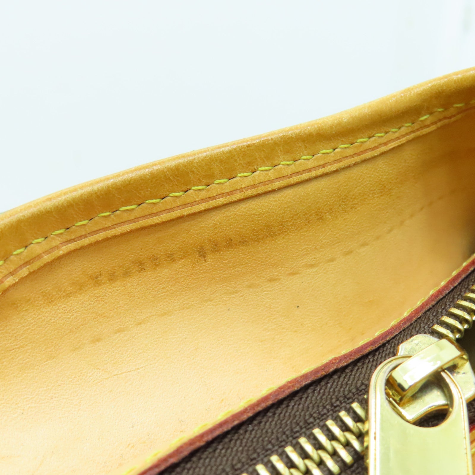 LOUIS VUITTON 【激減優惠】Monogram Boetie MM金扣手挽袋啡色