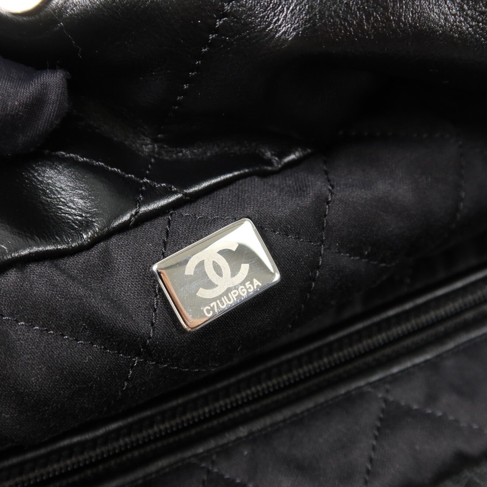 CHANEL 牛皮皮革Chanel 22 Small 鏈帶肩背袋