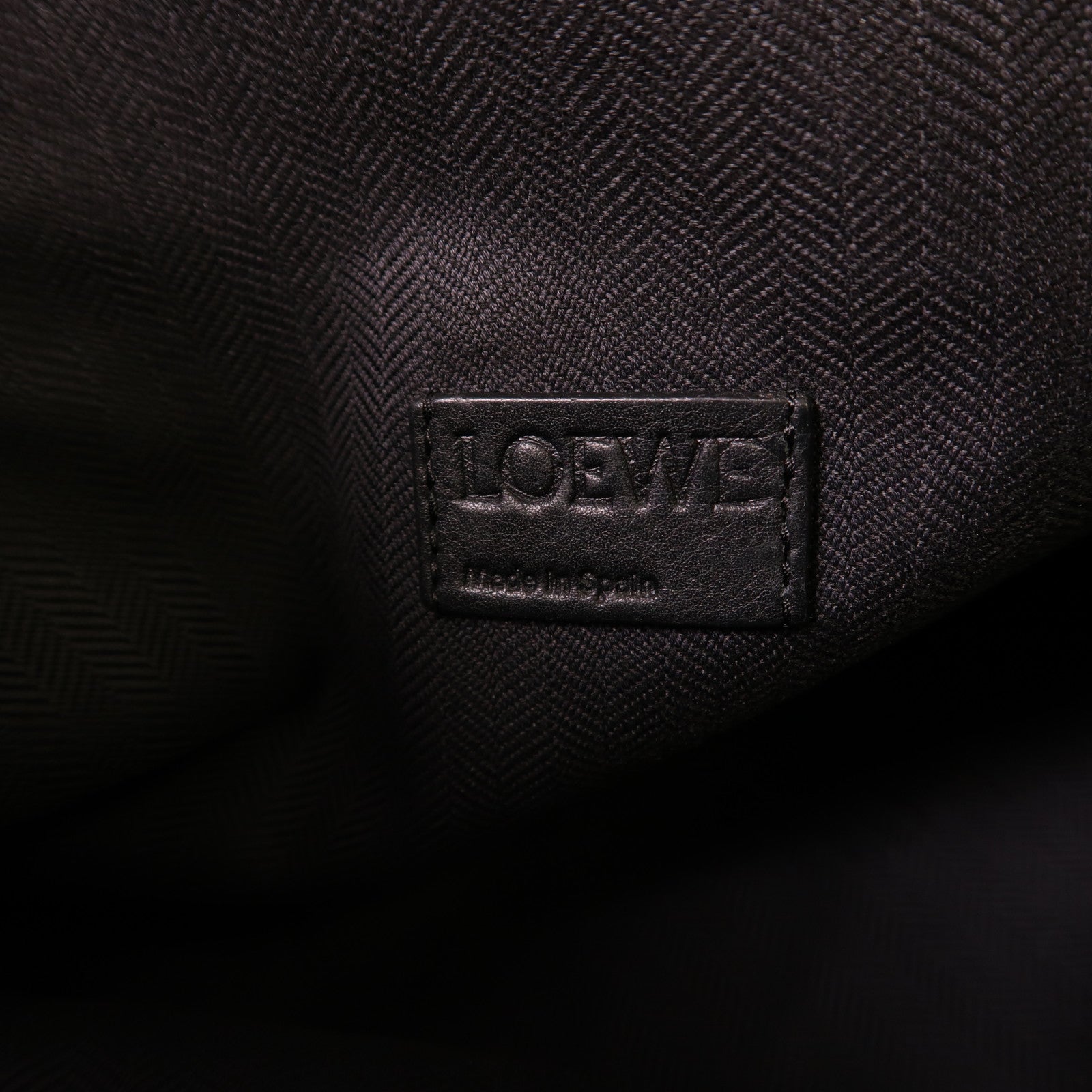 LOEWE 牛皮皮革Shoulder Bag銀扣肩背袋