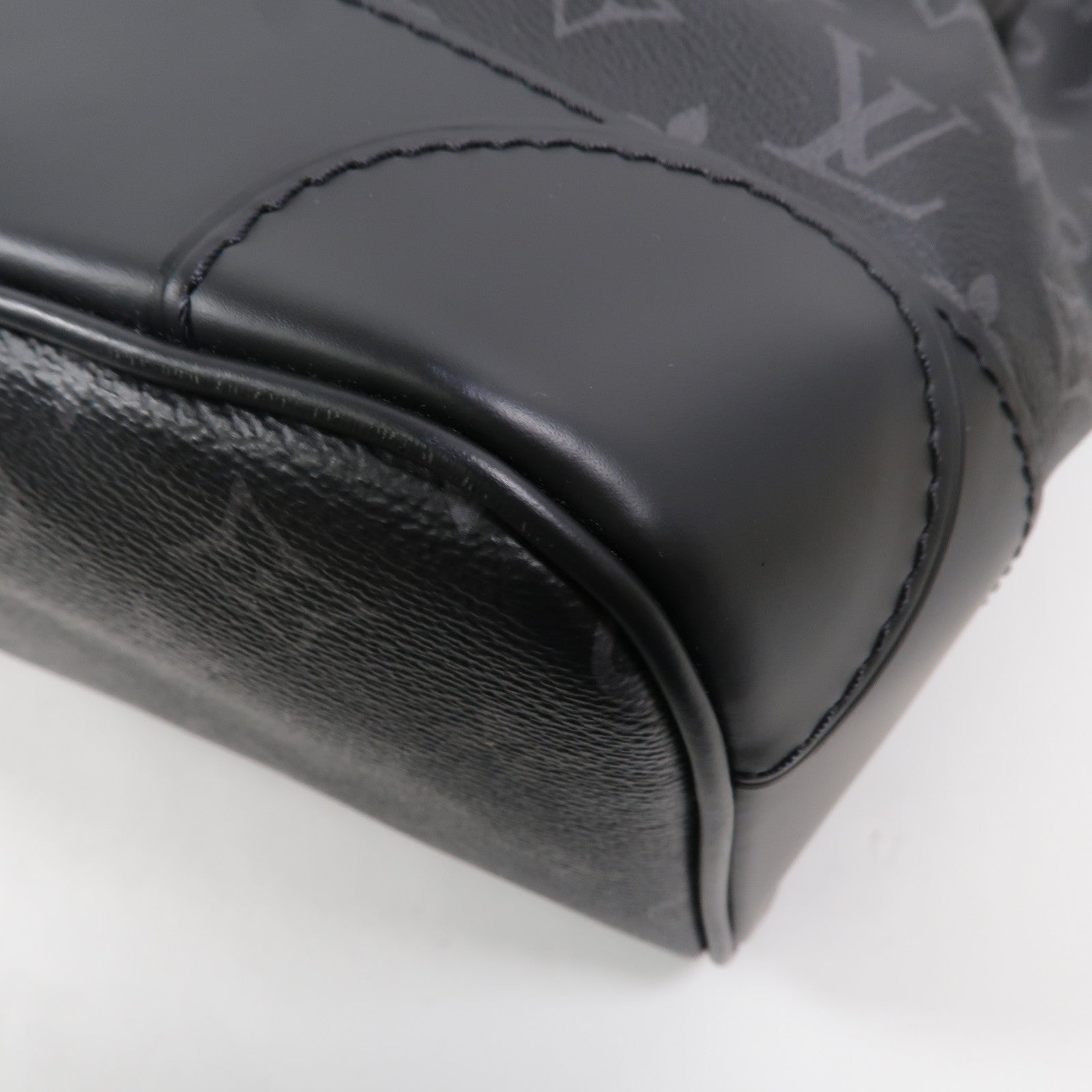 LOUIS VUITTON Monogram Eclipse Steamer背包