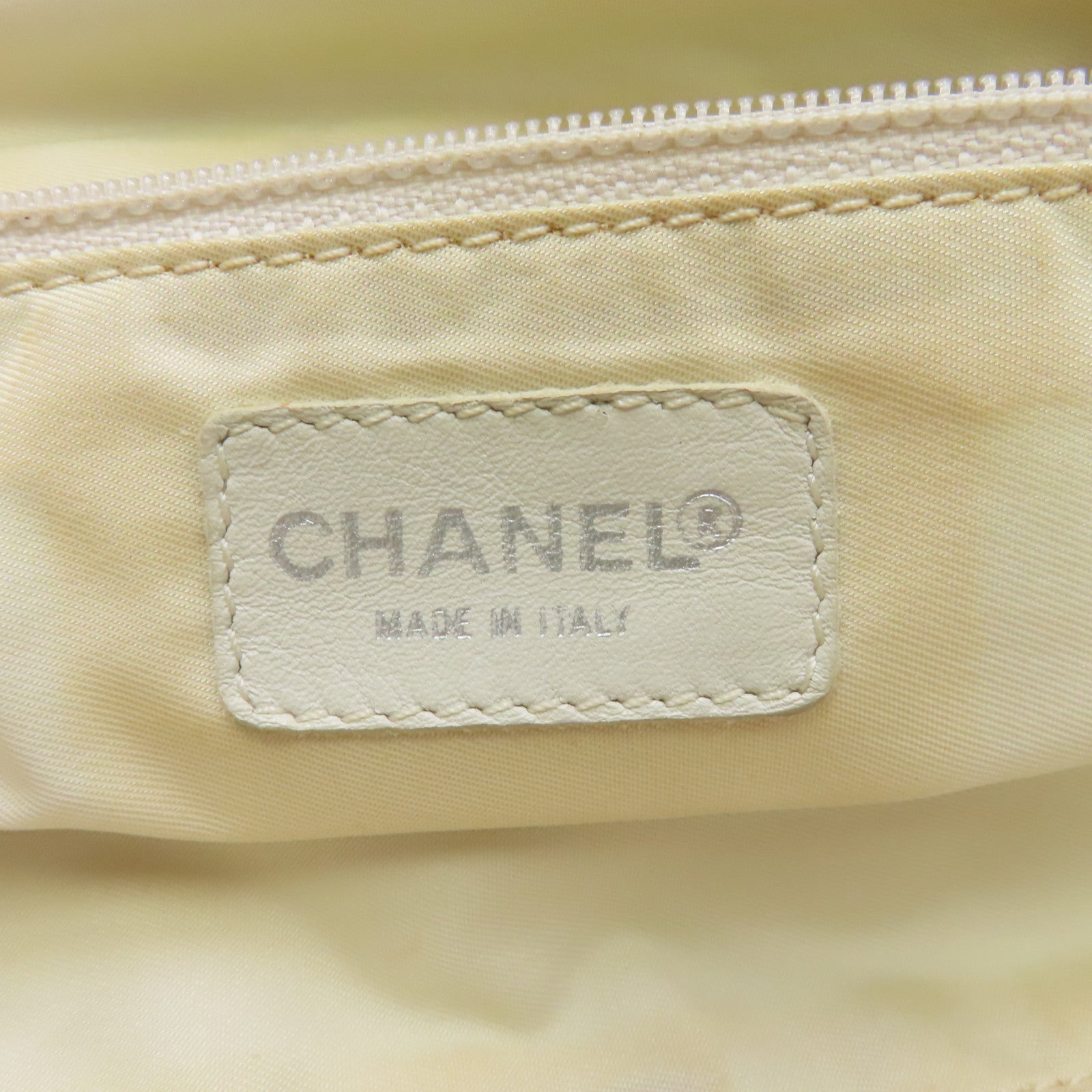 CHANEL 尼龍New Travel Line Tote銀扣肩背袋米色