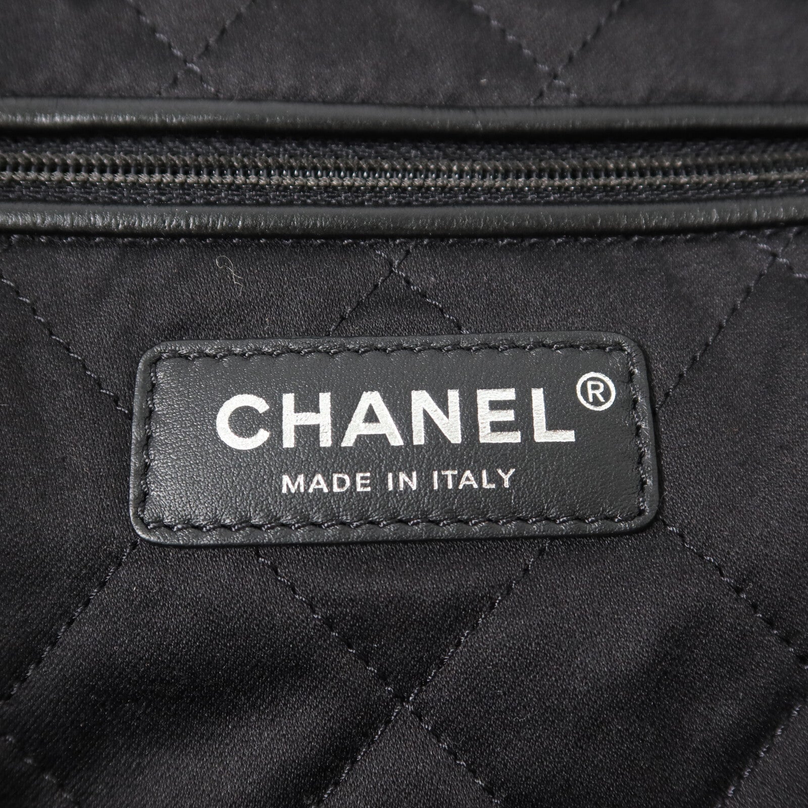 CHANEL 牛皮皮革Chanel 22 Small 鏈帶肩背袋