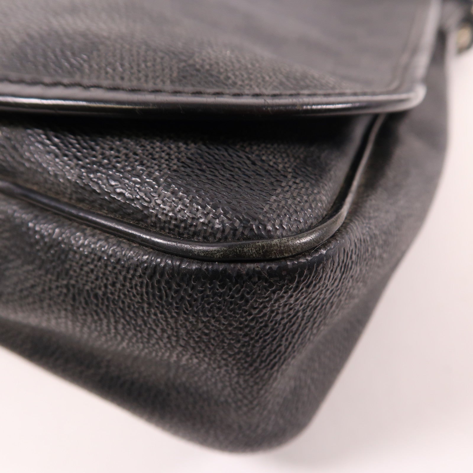 LOUIS VUITTON 【激減優惠】Damier Graphite Graphite Daniel銀扣肩背袋