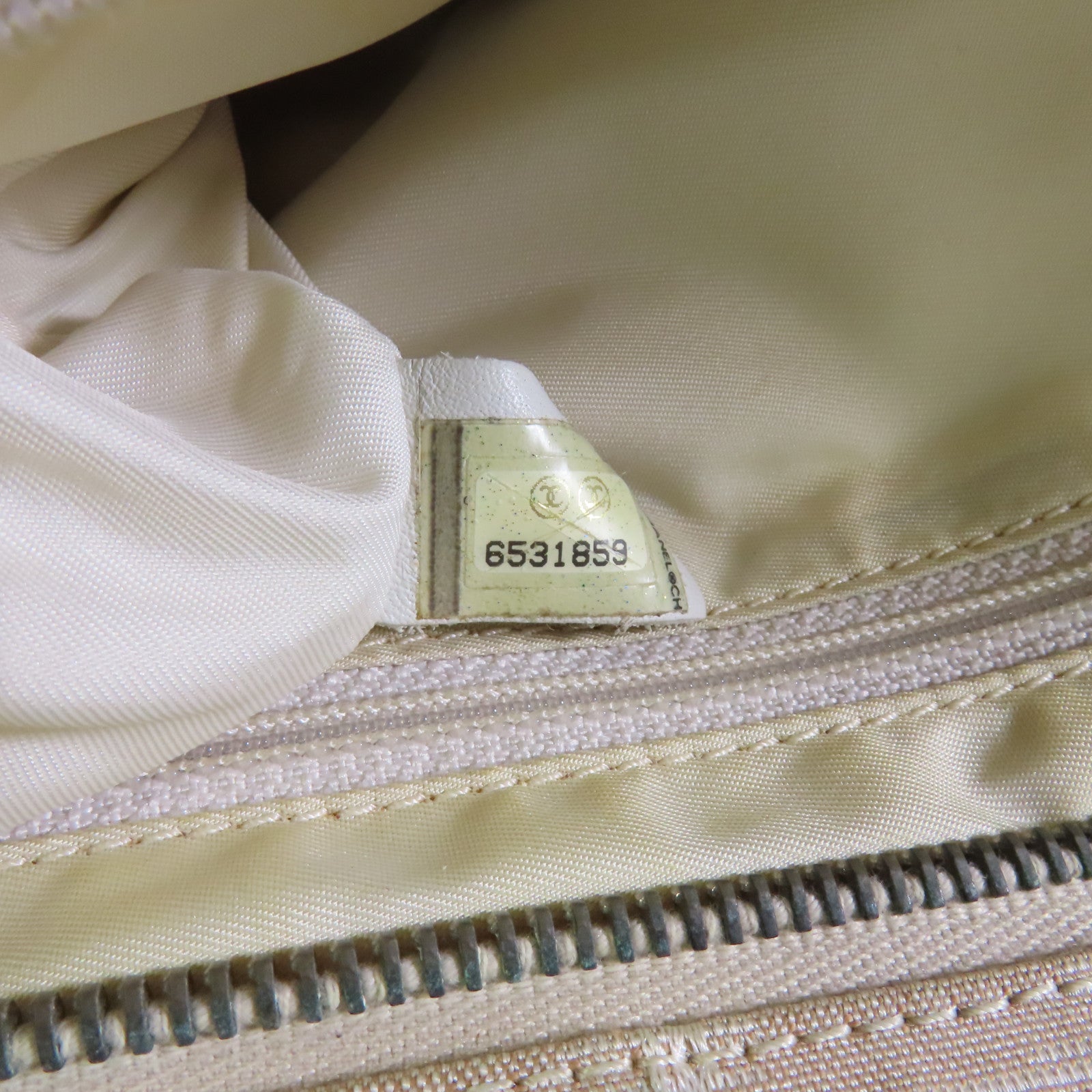 CHANEL 尼龍New Travel Line Tote銀扣肩背袋米色
