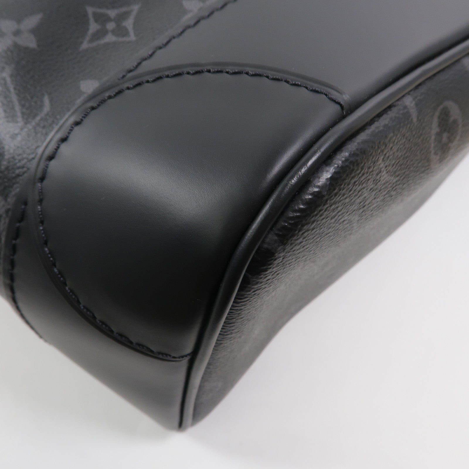 LOUIS VUITTON Monogram Eclipse Steamer背包